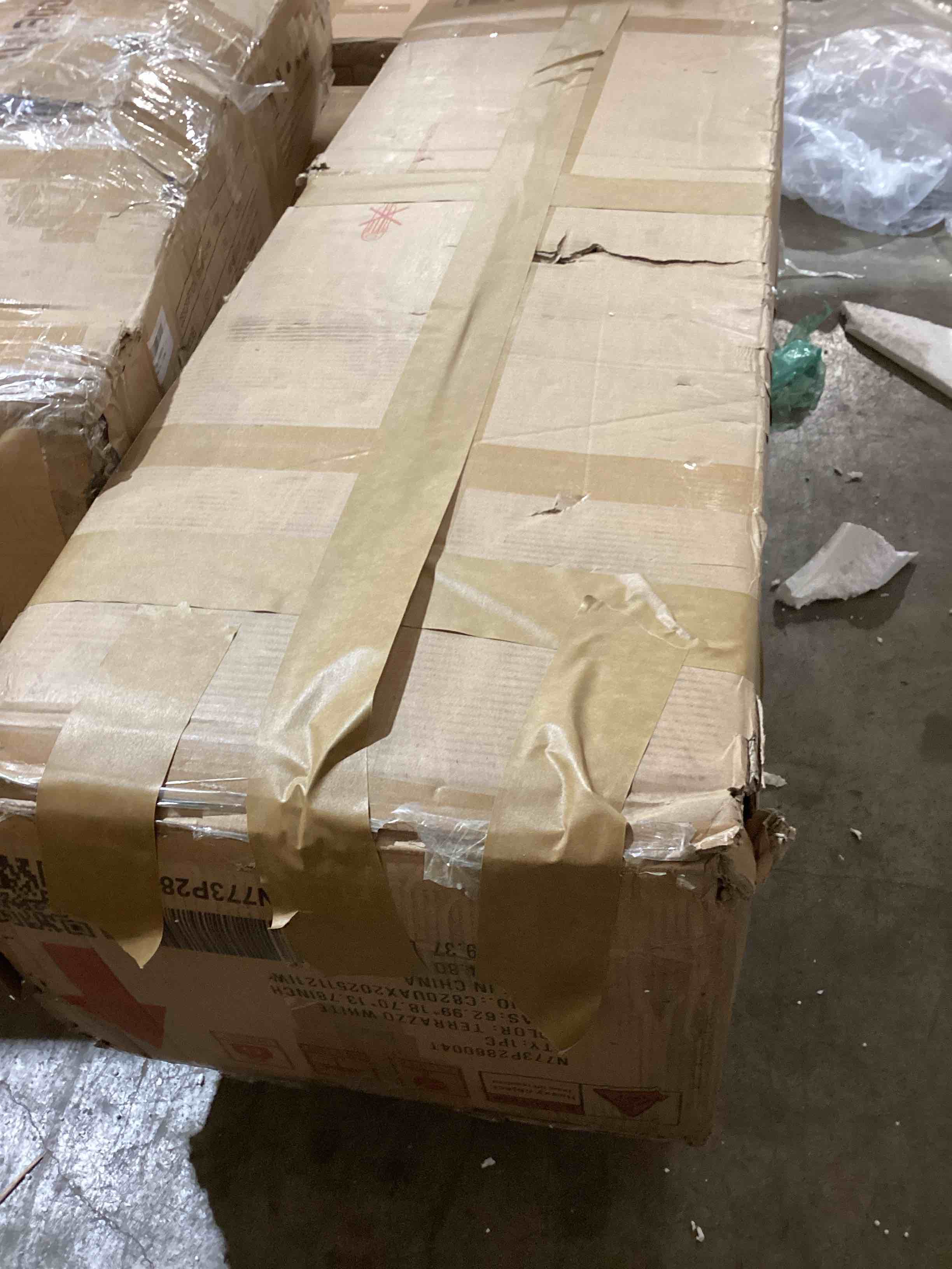 https://s3.amazonaws.com/lotting-images-prod/bidfta/PNK3563800_1777930912410.jpeg