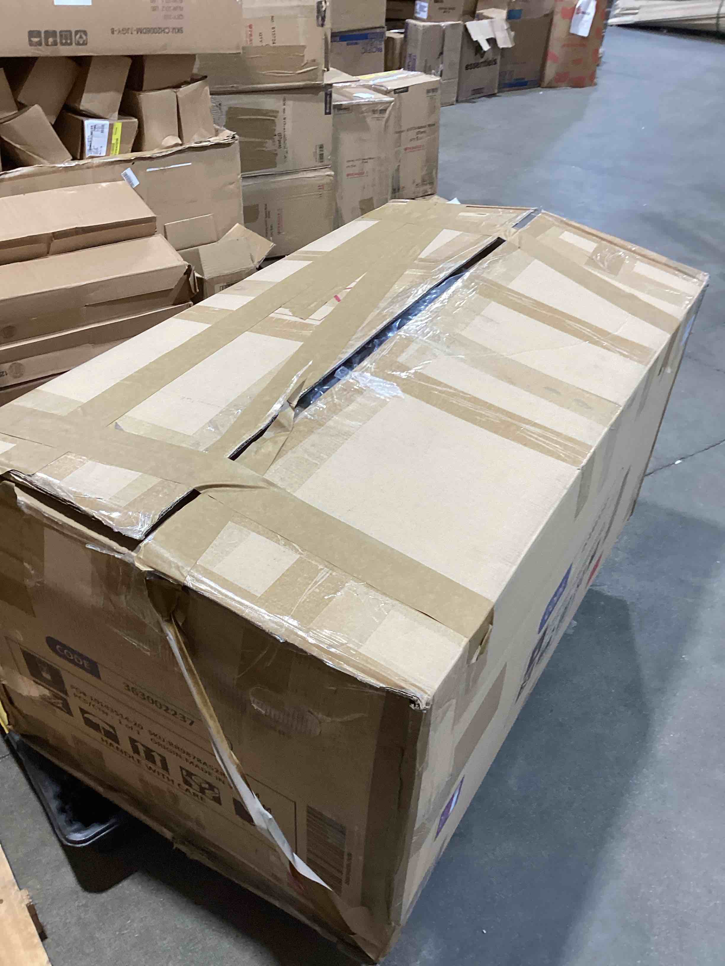 https://s3.amazonaws.com/lotting-images-prod/bidfta/PNK3563818_1778001710619.jpeg