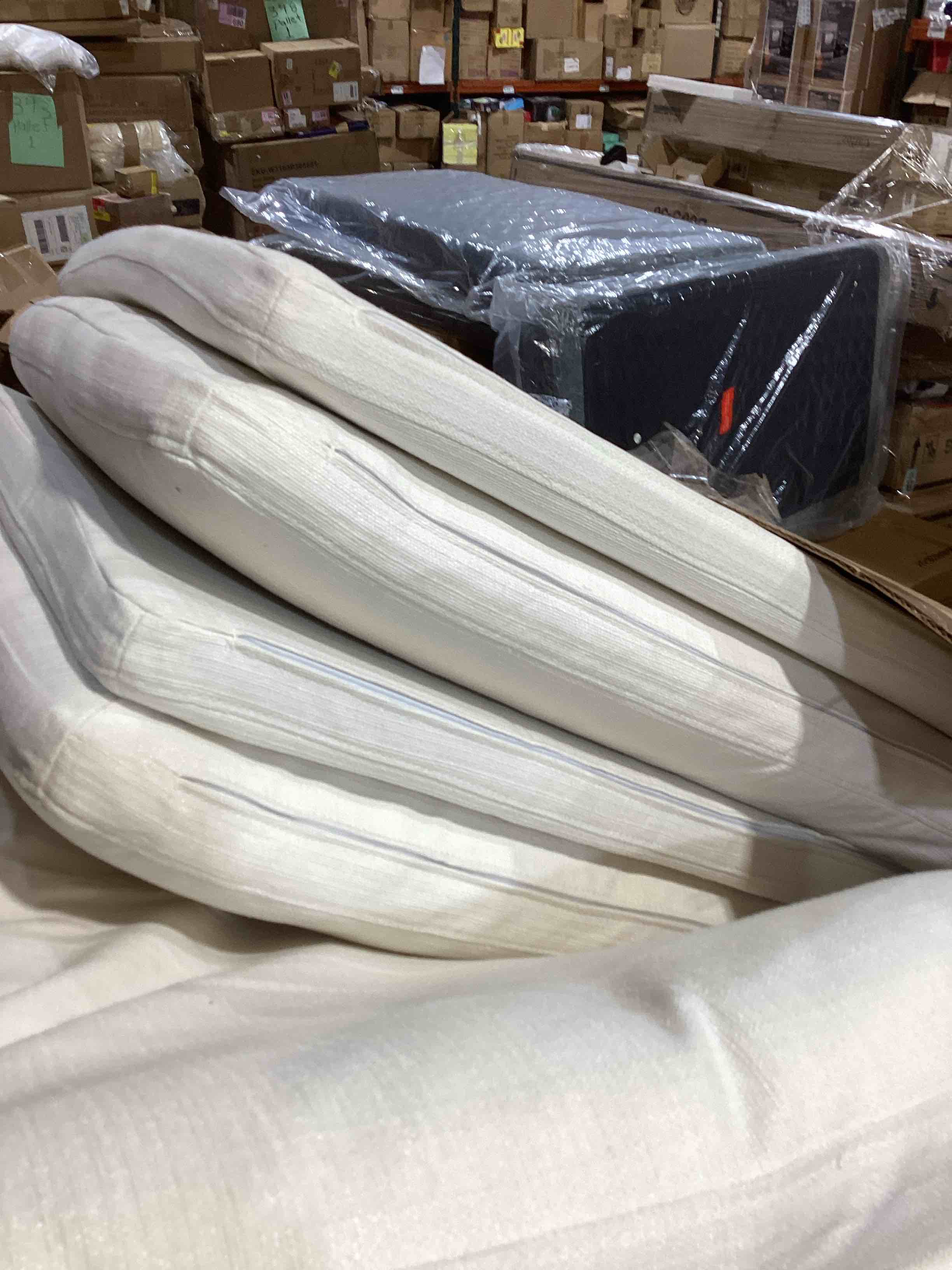 Double Cushion Sofa 