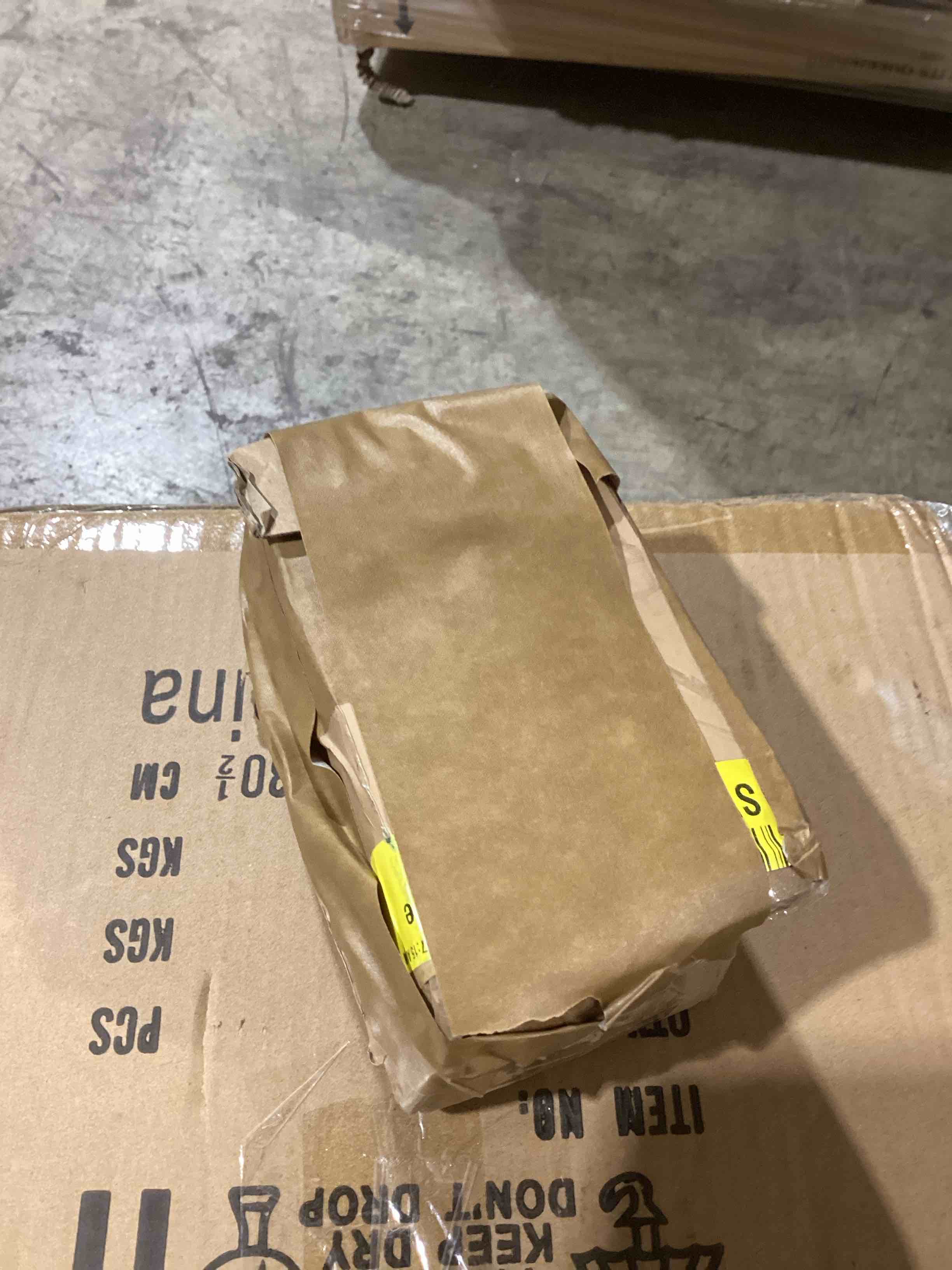 https://s3.amazonaws.com/lotting-images-prod/bidfta/PNK3563833_1778016917440.jpeg