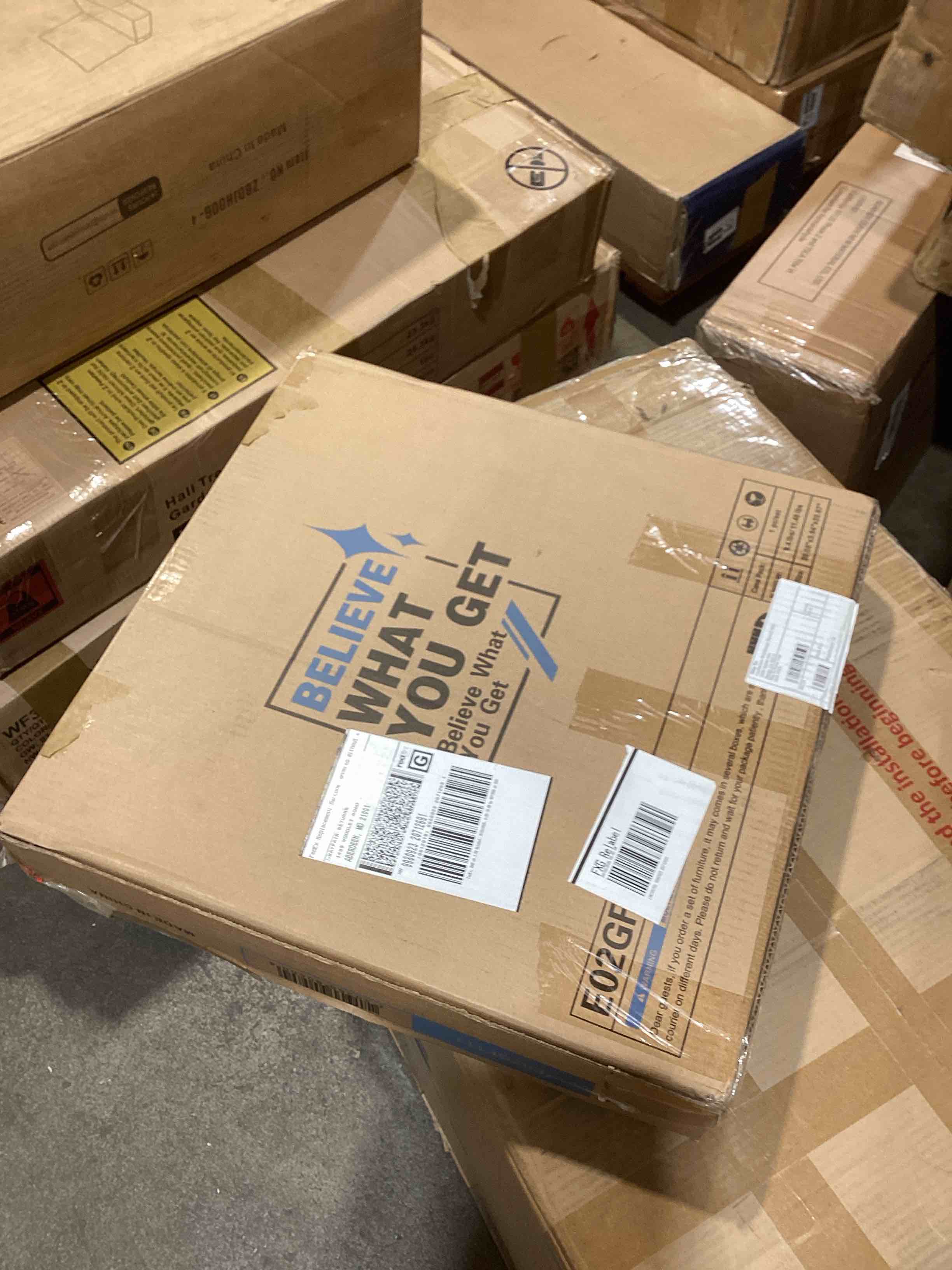 https://s3.amazonaws.com/lotting-images-prod/bidfta/PNK3563913_1778262147492.jpeg