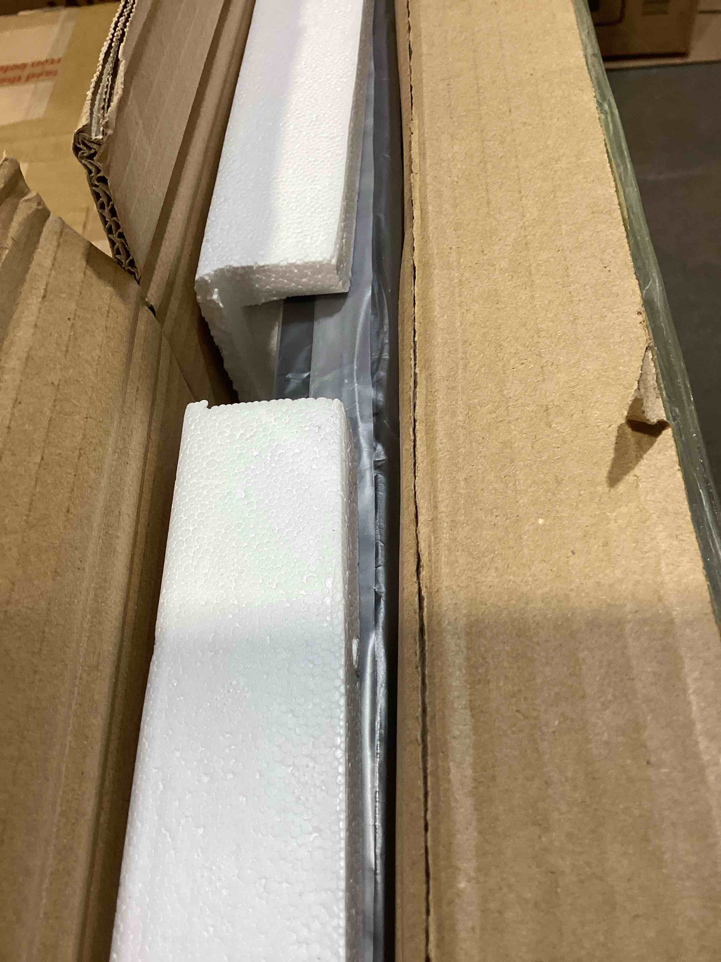 https://s3.amazonaws.com/lotting-images-prod/bidfta/PNK3563920_1778270498374.jpeg