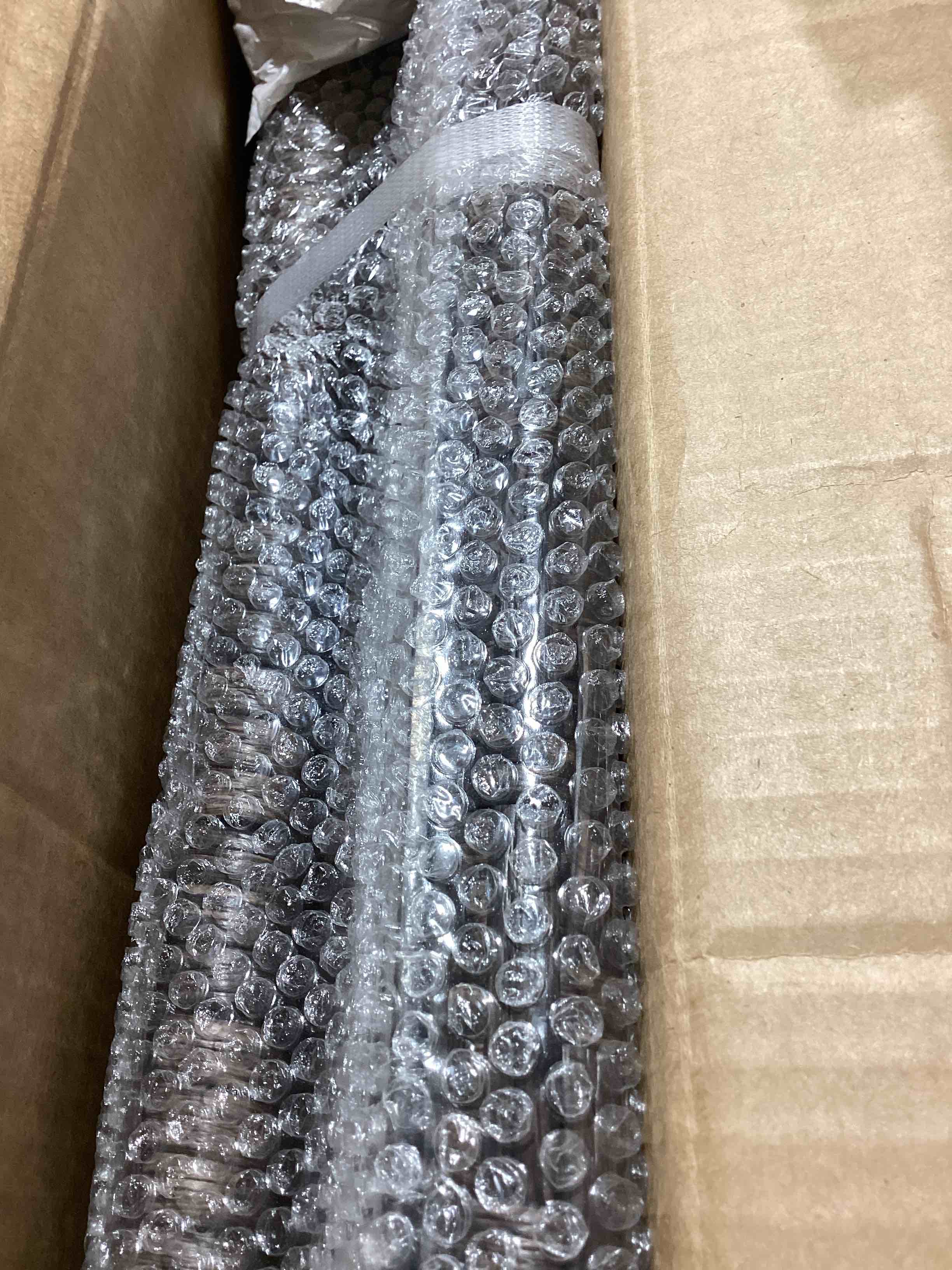 https://s3.amazonaws.com/lotting-images-prod/bidfta/PNK3563949_1778521566003.jpeg