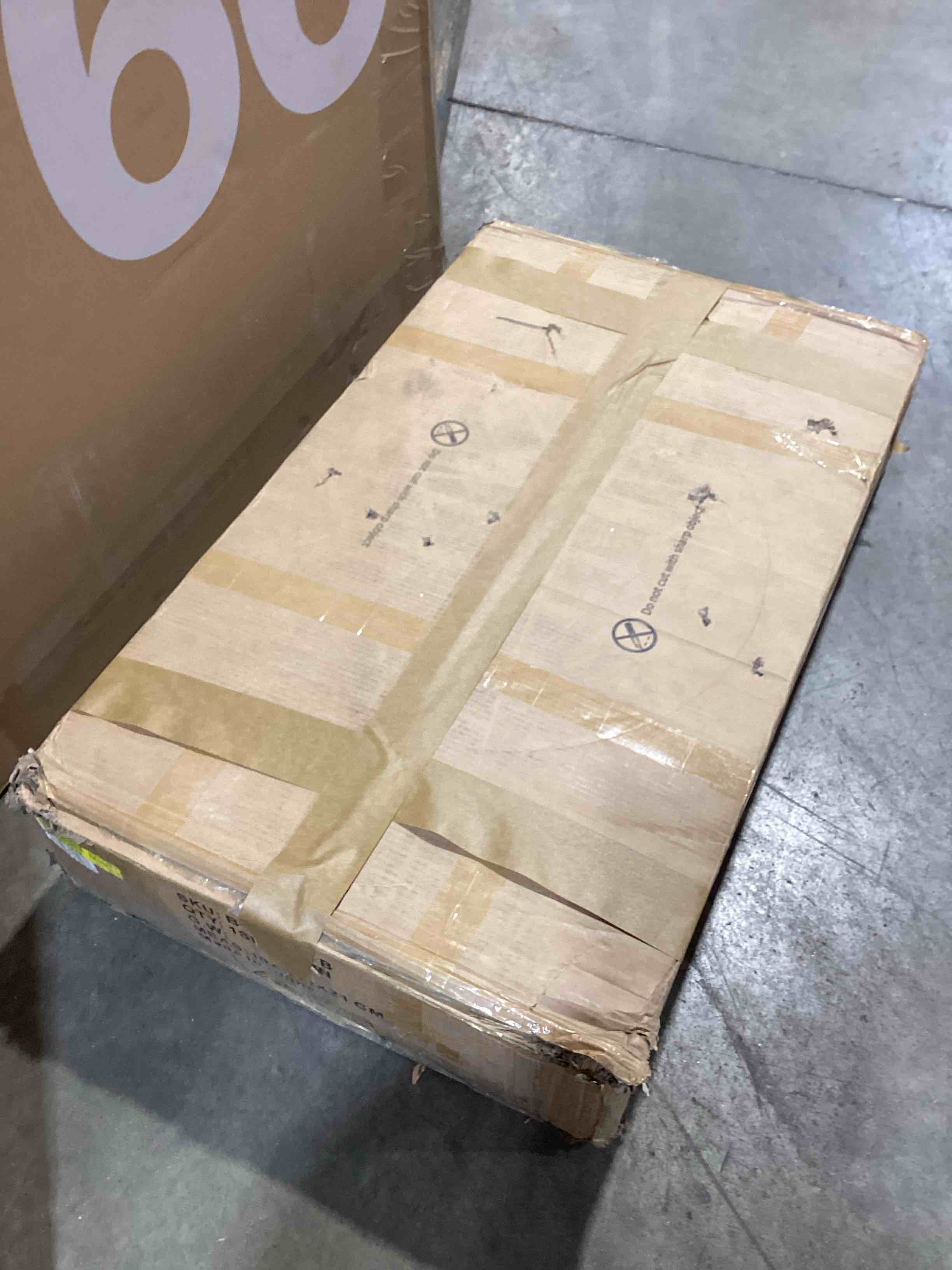 https://s3.amazonaws.com/lotting-images-prod/bidfta/PNK3563950_1778522865612.jpeg