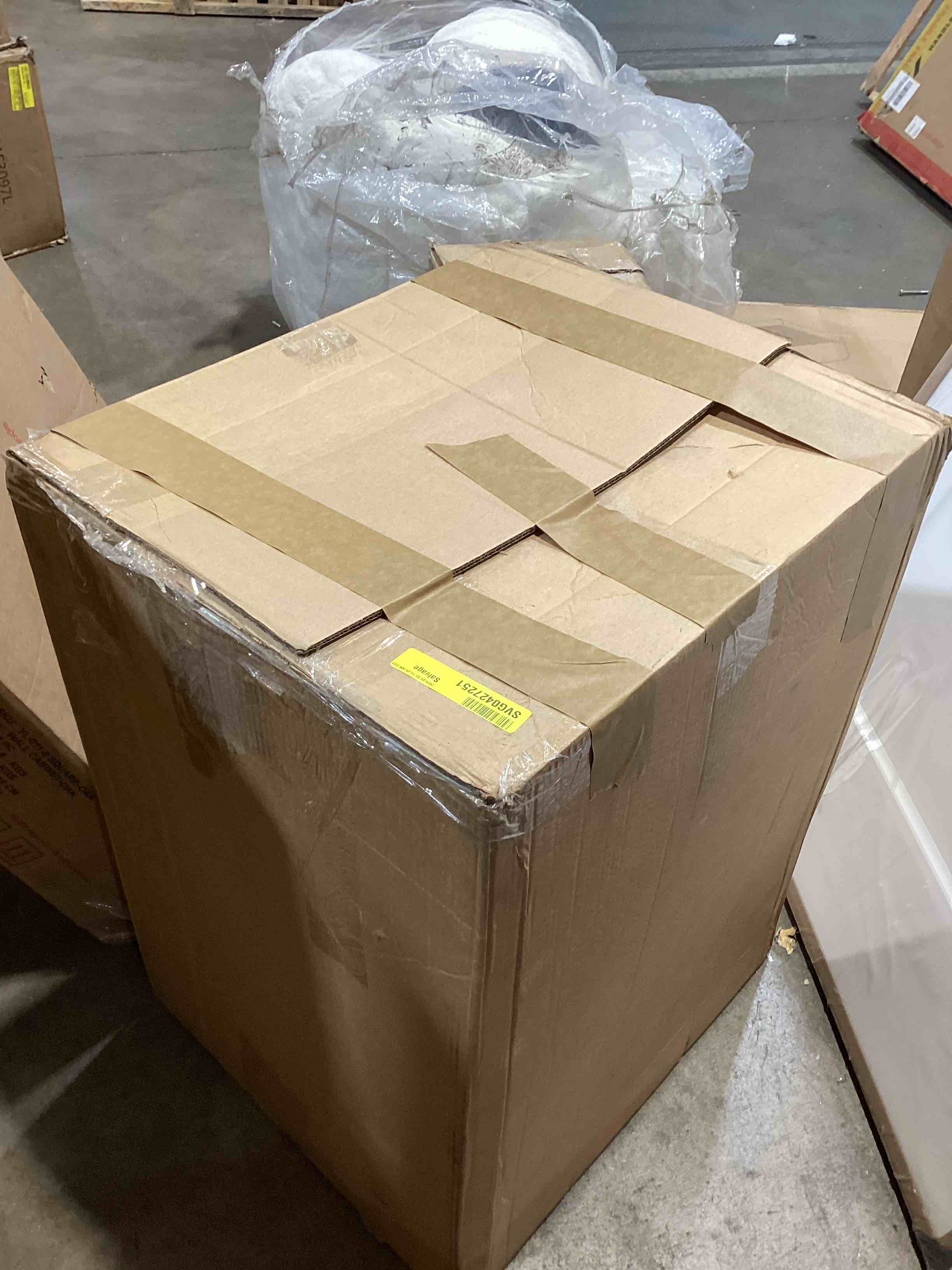 https://s3.amazonaws.com/lotting-images-prod/bidfta/PNK3564034_1778693692059.jpeg