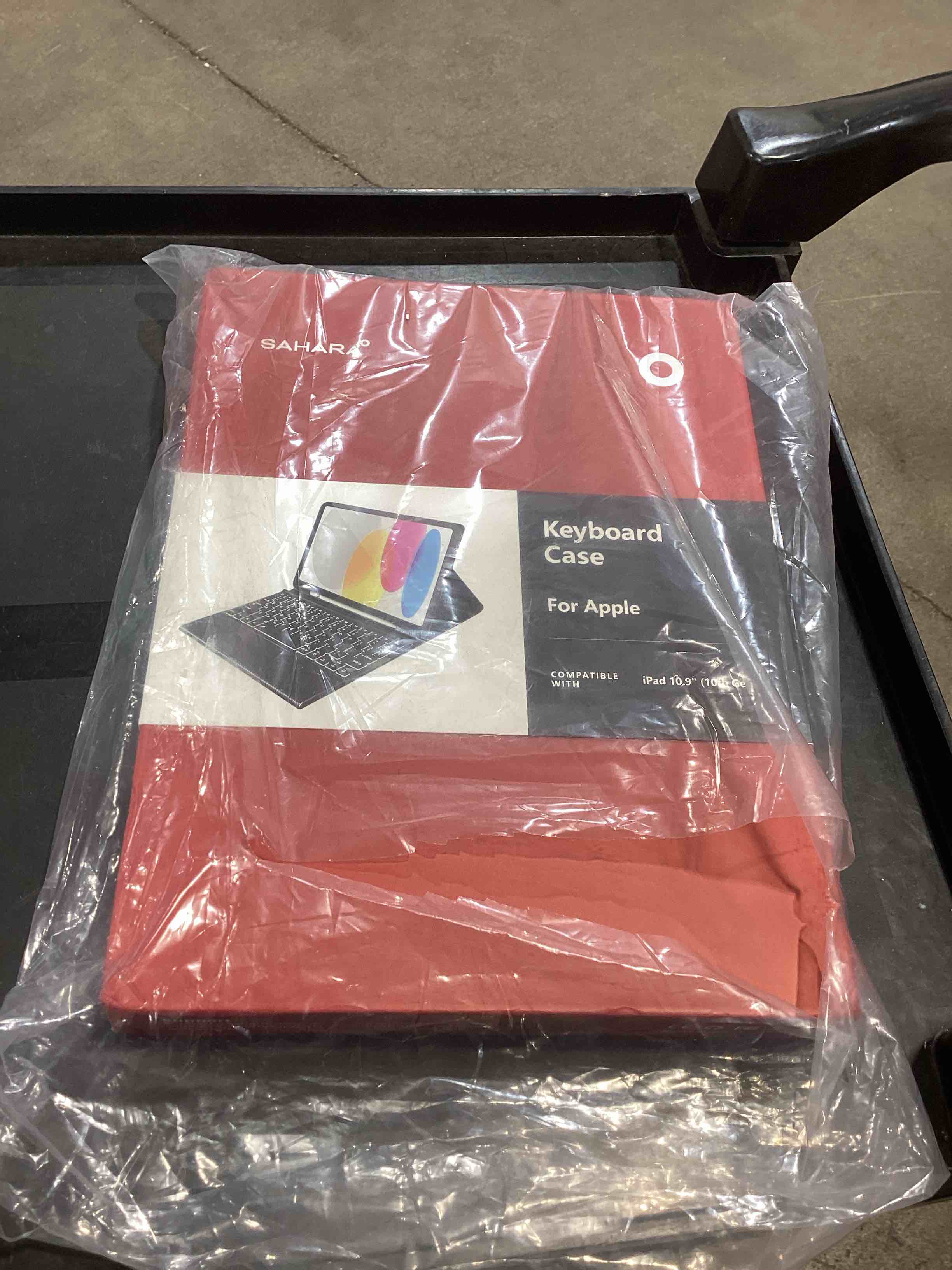 Condition photo showing New/Like New for saharacase - keyboard case with track pad for apple ipad 10.9" (10th generation 2022) - black