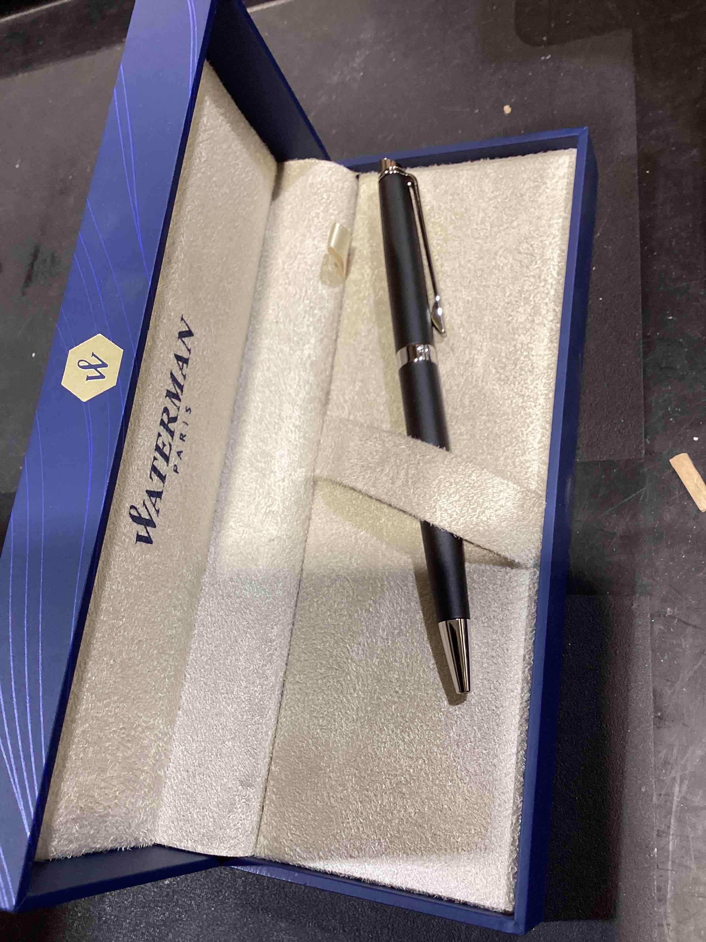 Condition photo showing Good Condition for waterman hémisphère ballpoint pen matt black with palladium trim medium tip blue ink gift box - gift packaging may vary