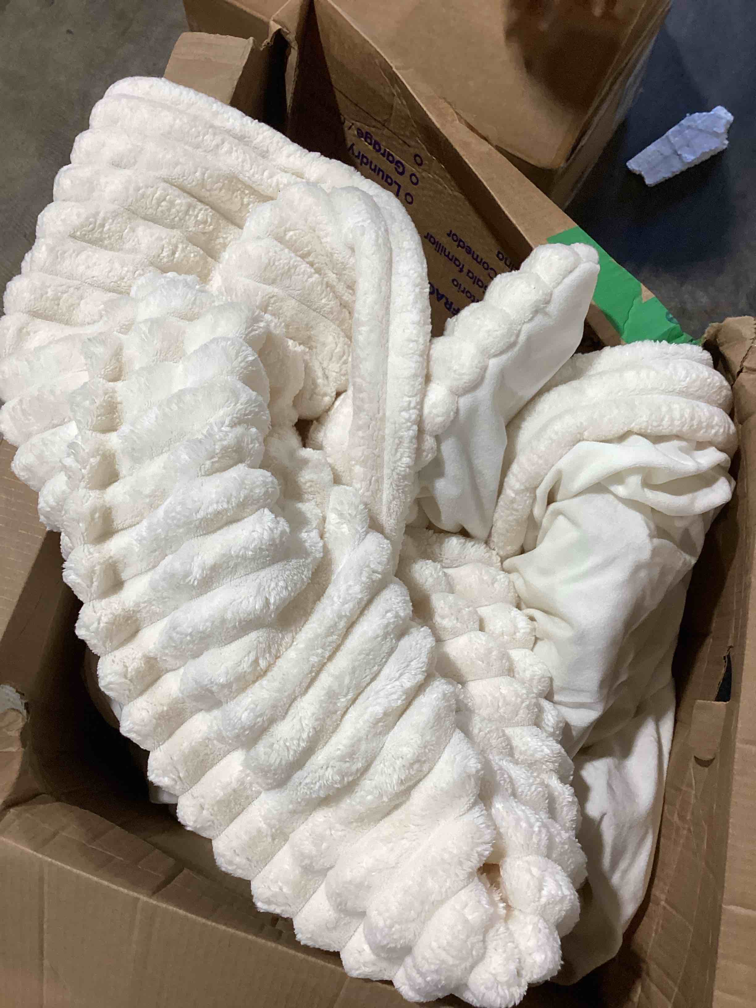 Condition photo showing Good Condition for bedelite fleece queen comforter set -super soft & warm fluffy cream white faux fur bedding, luxury fuzzy heavy bed set for winter