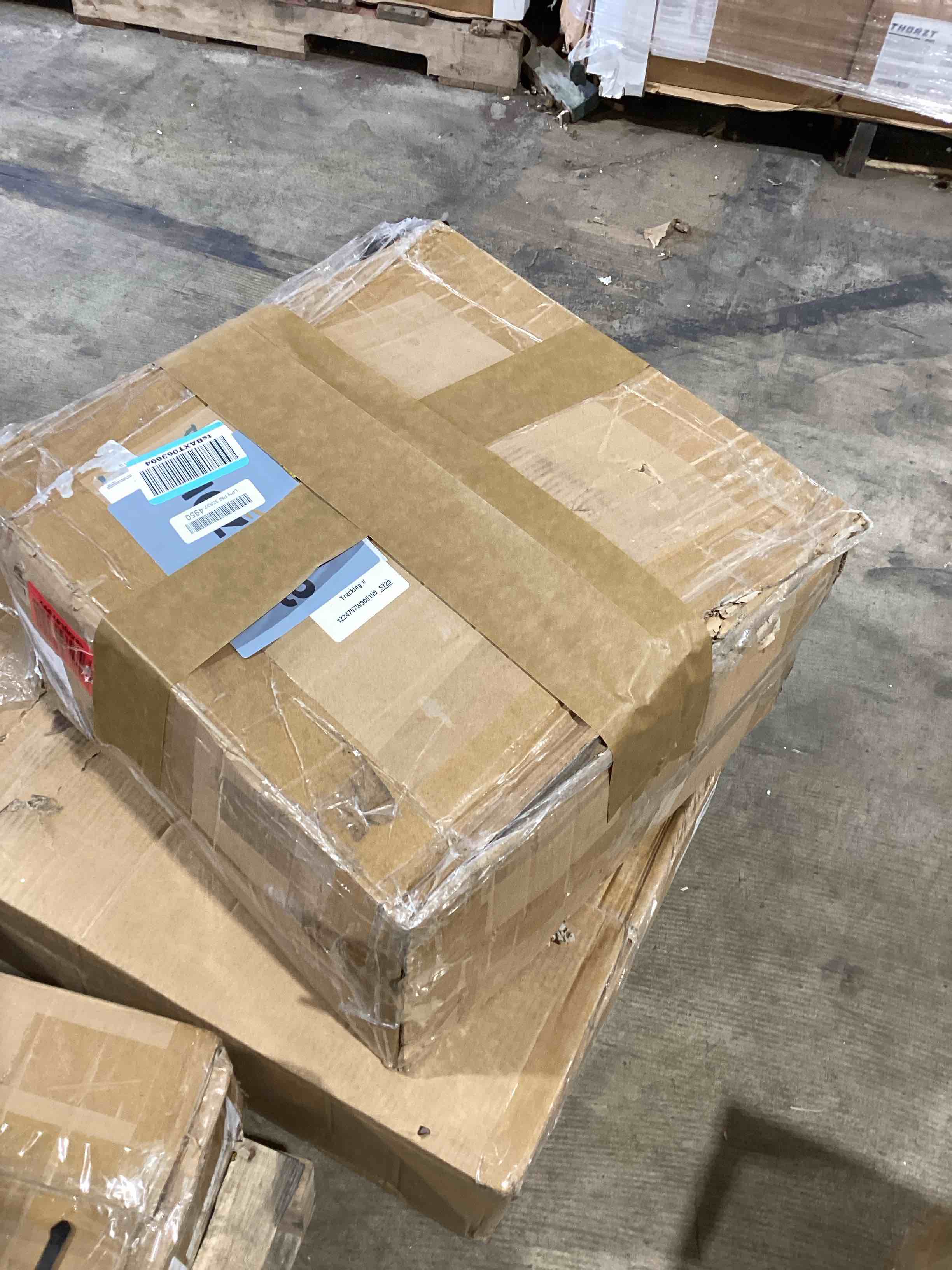 https://s3.amazonaws.com/lotting-images-prod/bidfta/PNK3564426_1781362606694.jpeg