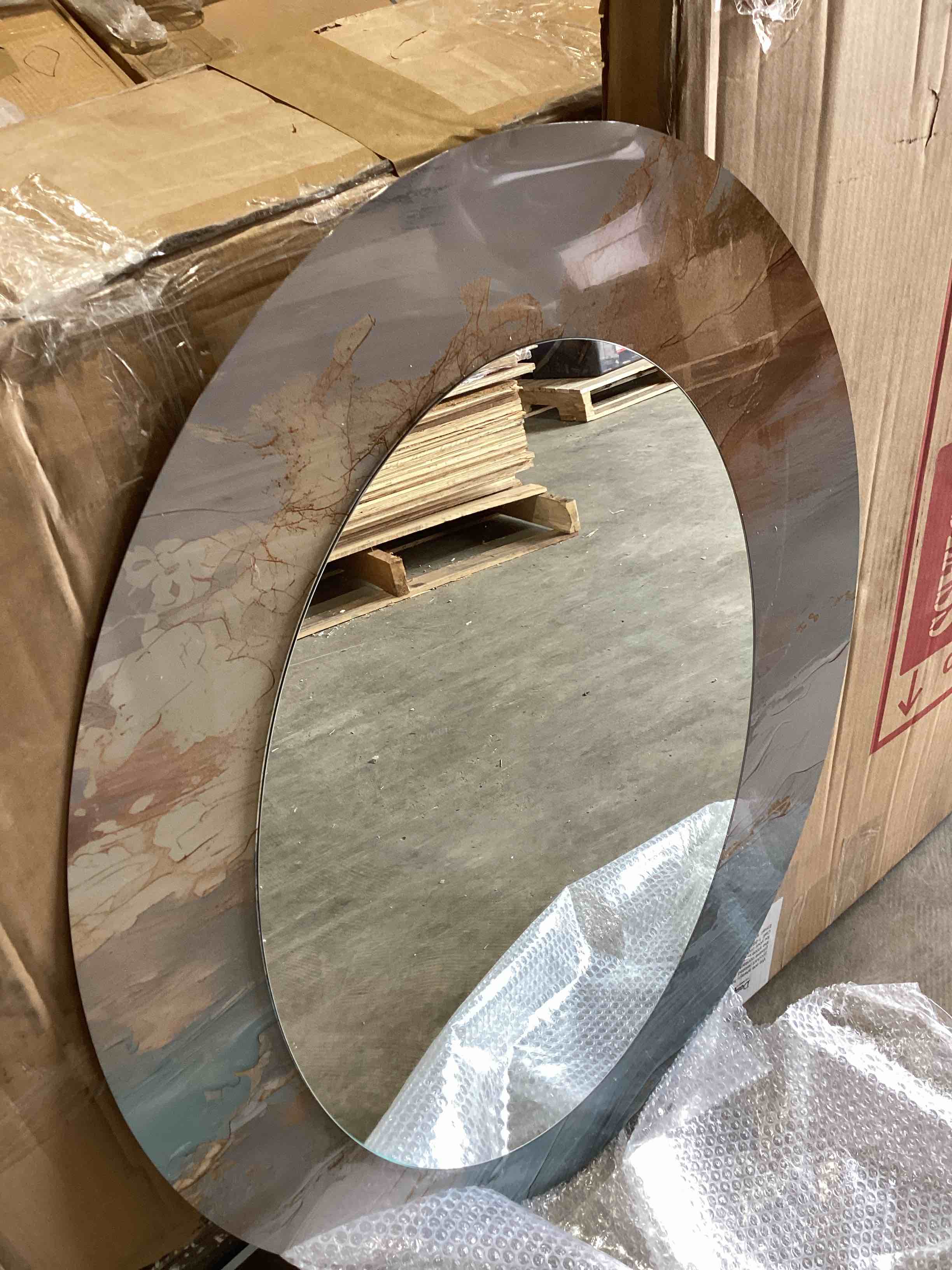 Condition photo showing Good Condition for gold and silver chromatic essence ii - gold modern oval wall mirror
