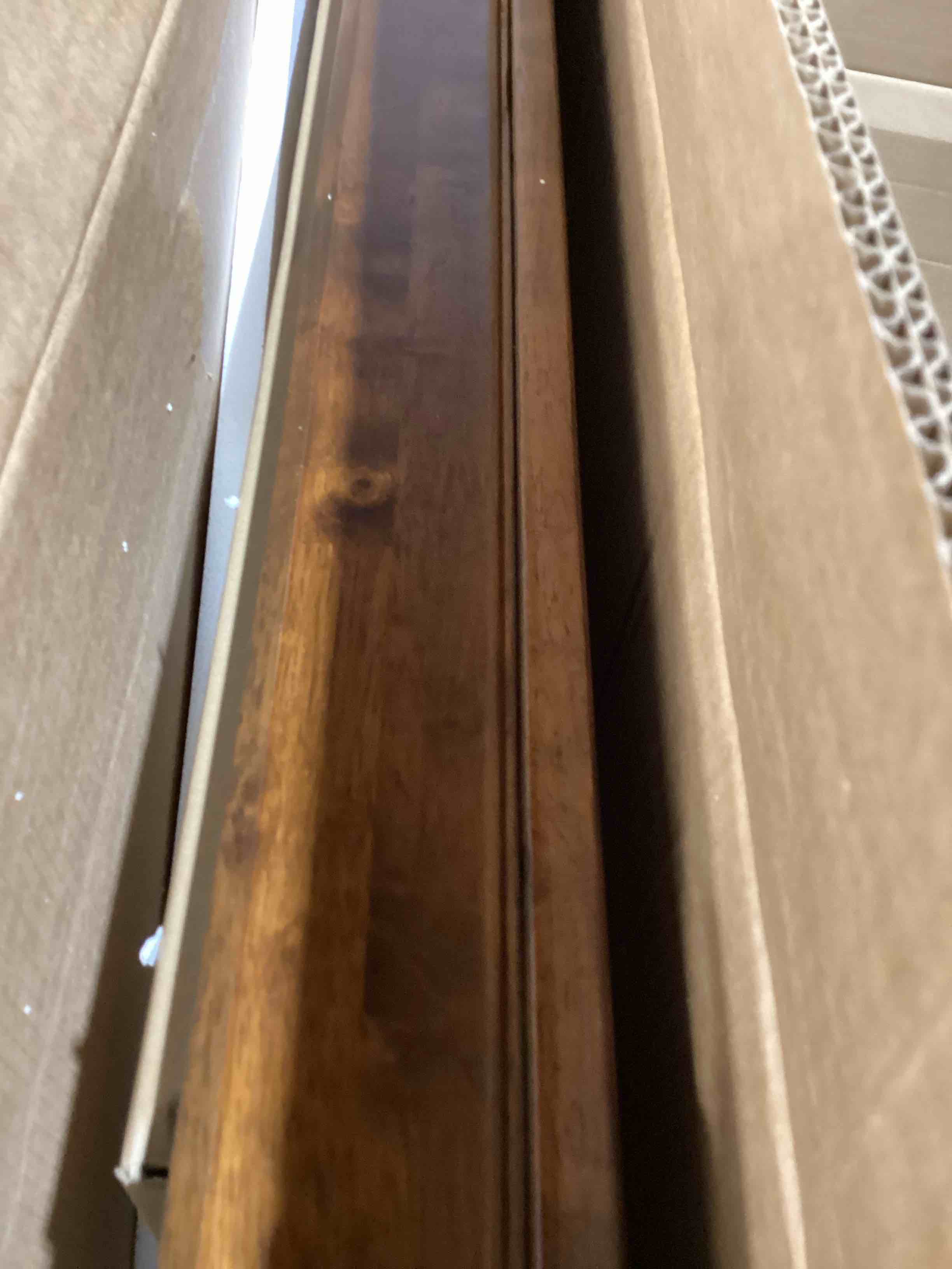 Condition photo showing Good Condition for wilma table color walnut 
