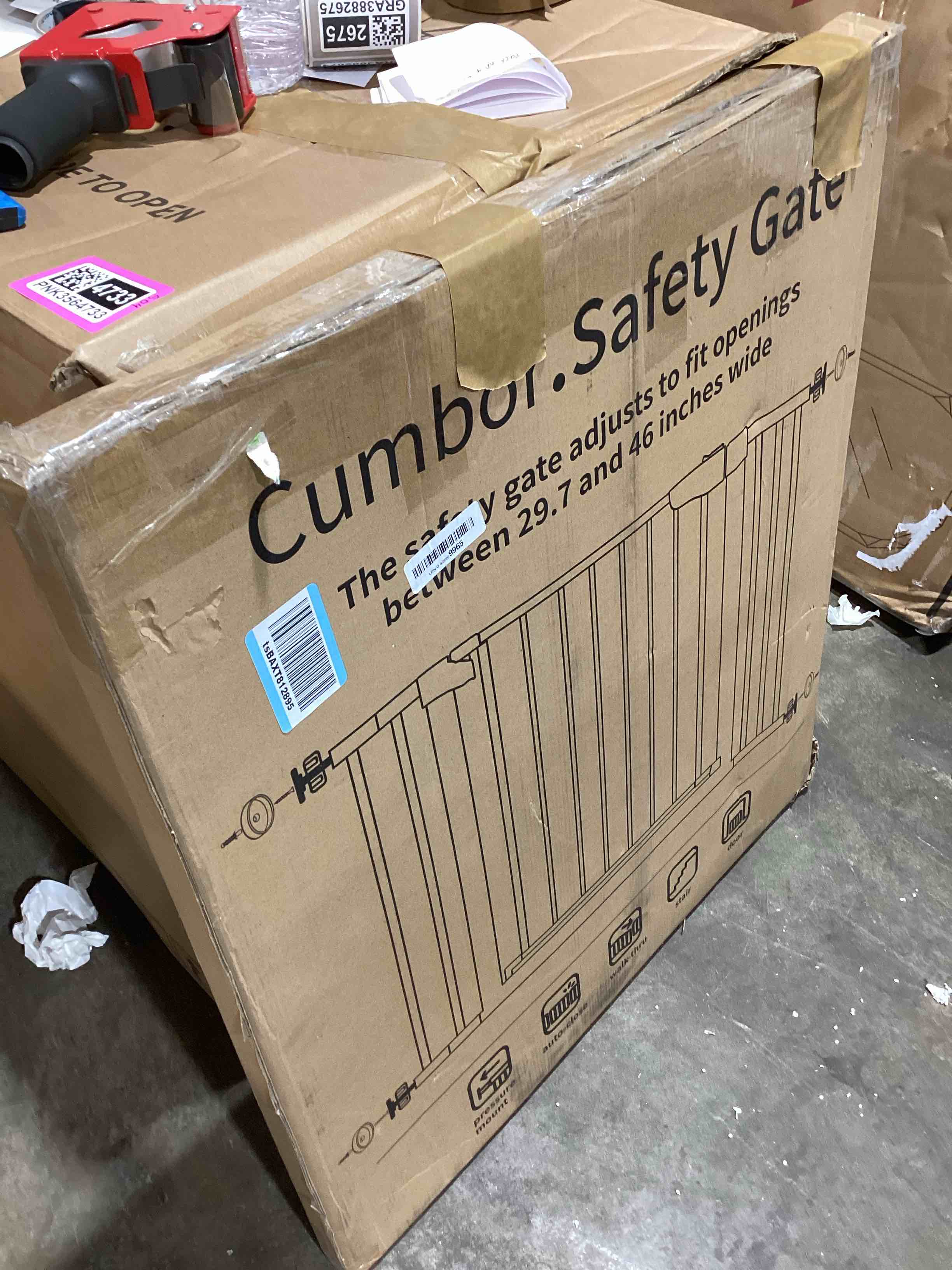 Condition photo showing Good Condition for cumbor baby gate for stairs 29.7 and 46 inches color black