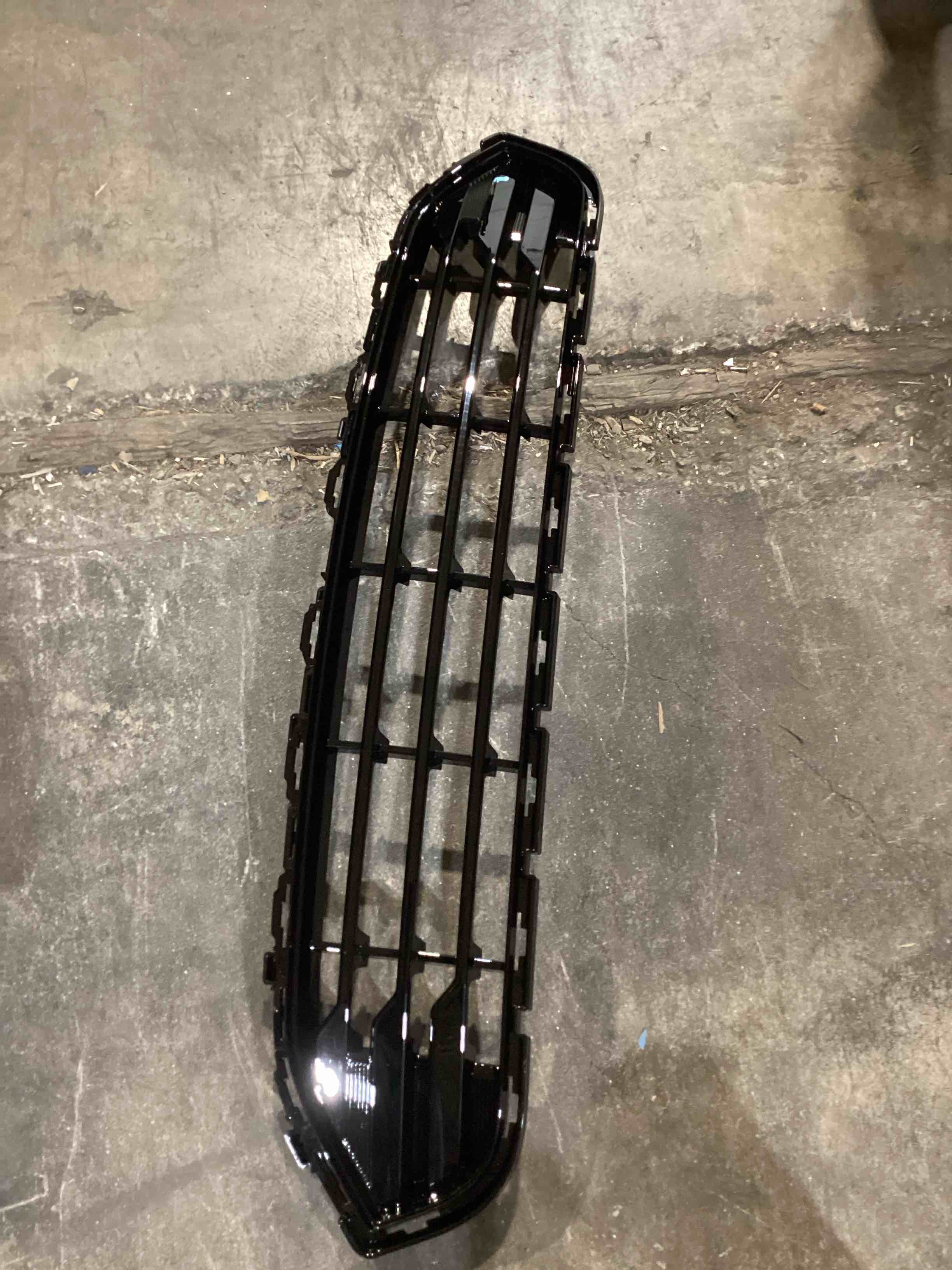 Condition photo showing Good Condition for gm genuine parts black front lower grille