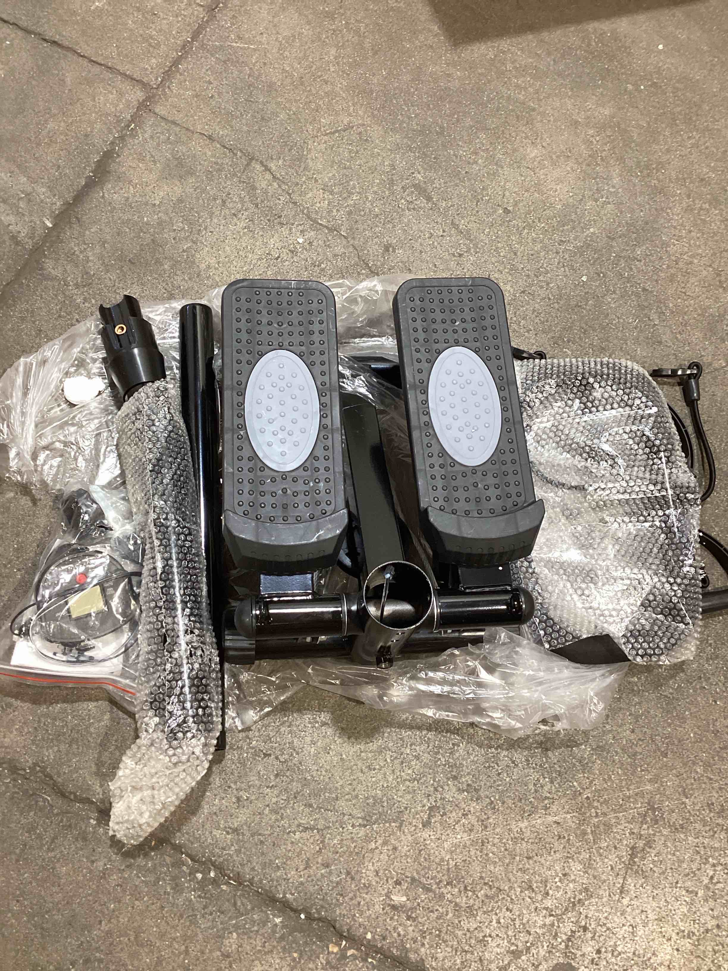 Condition photo showing Good Condition for incomplete: fitness stair stepper for home exercise, portable stepper machine capable of full-body exercise, low noise and smooth, multiple options