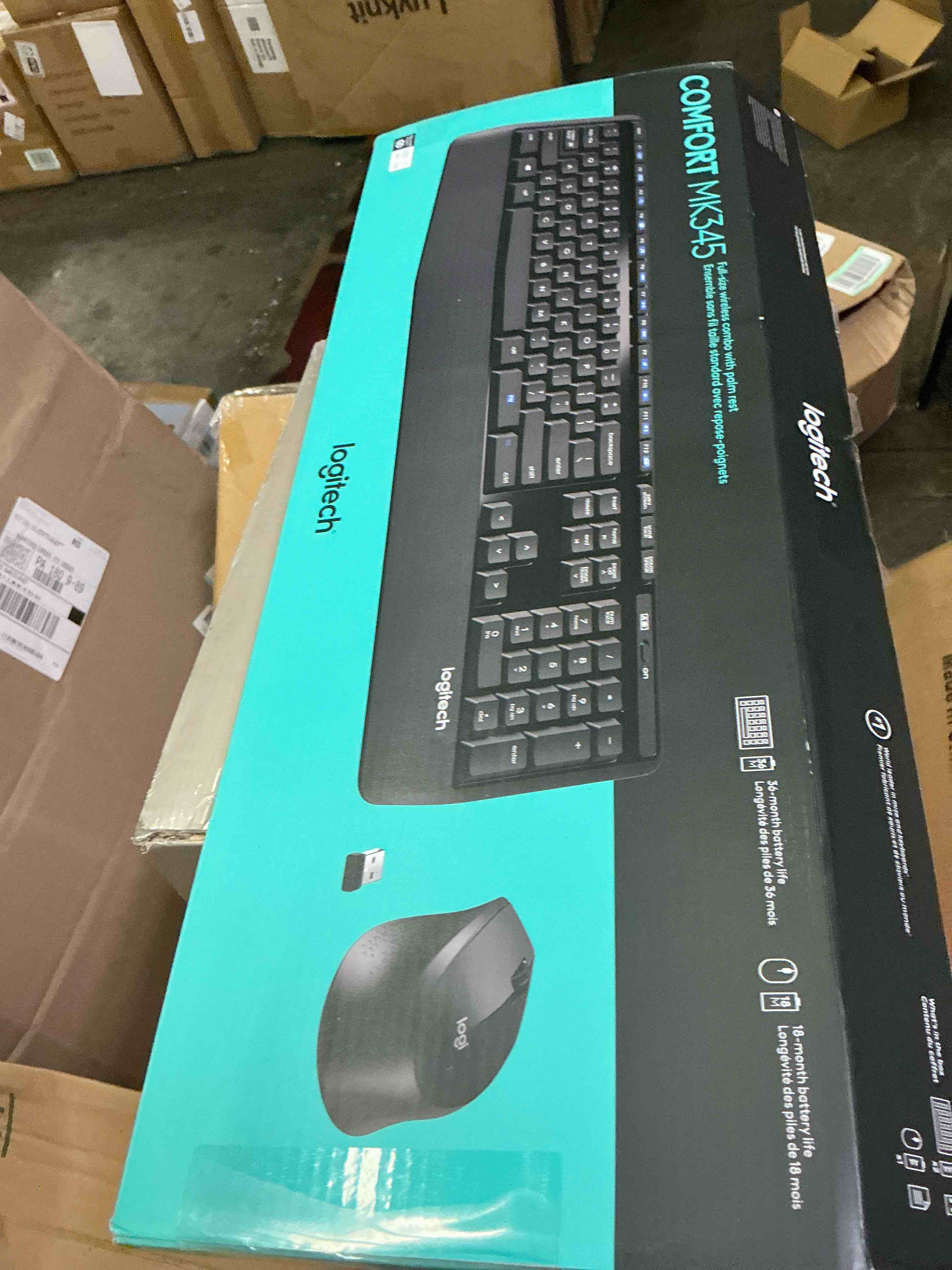 https://s3.amazonaws.com/lotting-images-prod/bidfta/PNK3565058_1753834132949.jpeg
