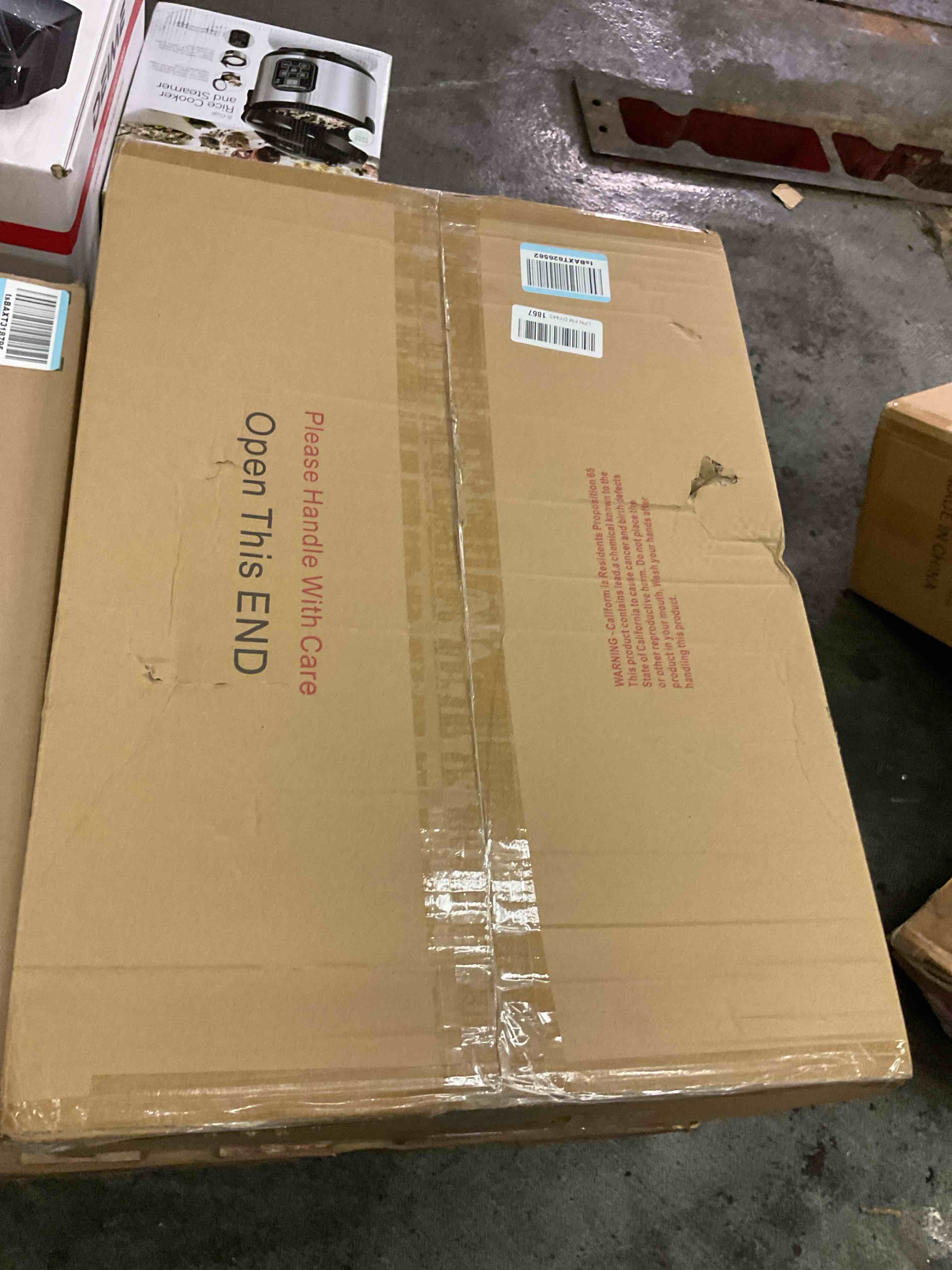 https://s3.amazonaws.com/lotting-images-prod/bidfta/PNK3565202_1753916649713.jpeg