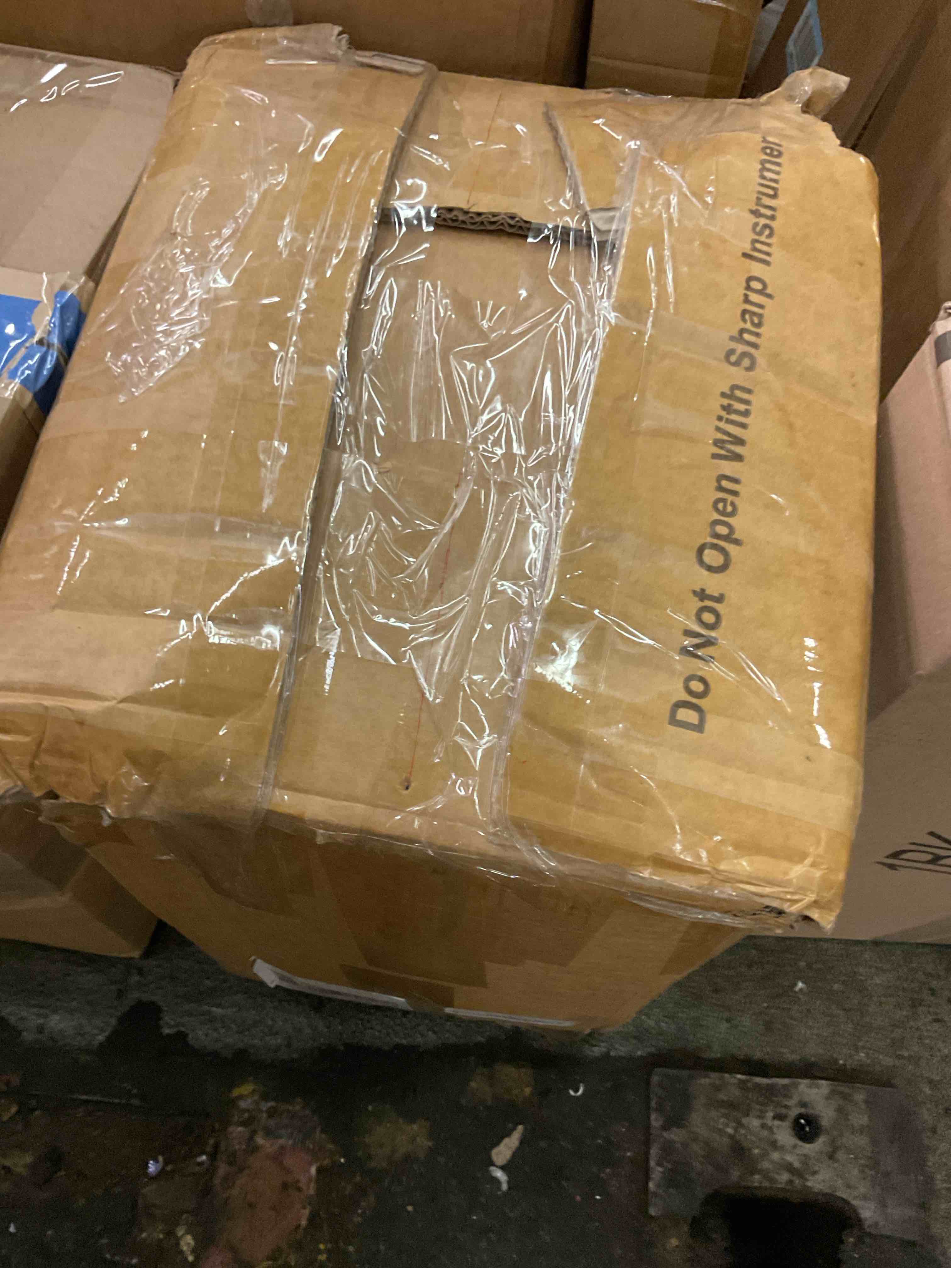 https://s3.amazonaws.com/lotting-images-prod/bidfta/PNK3565214_1753923214451.jpeg