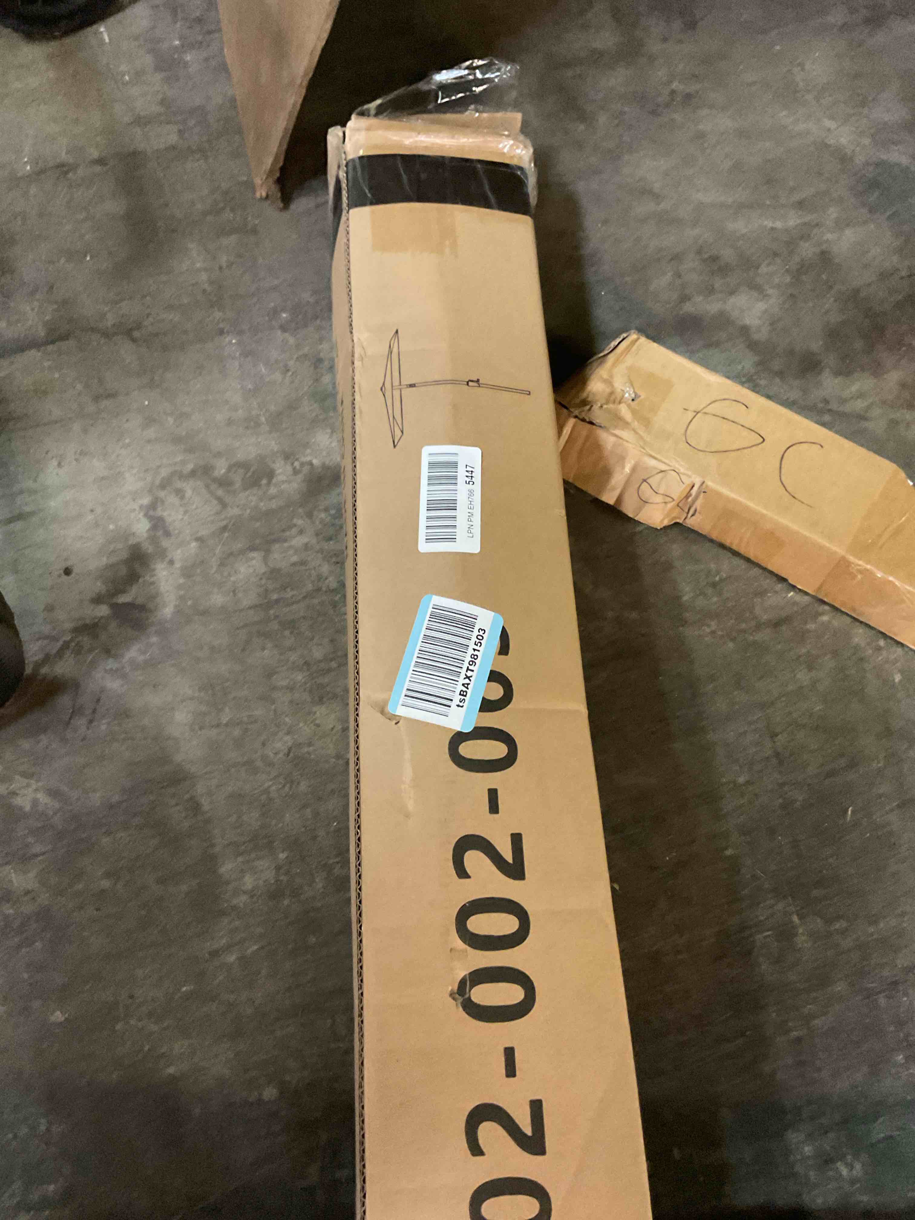 https://s3.amazonaws.com/lotting-images-prod/bidfta/PNK3565228_1754078334319.jpeg