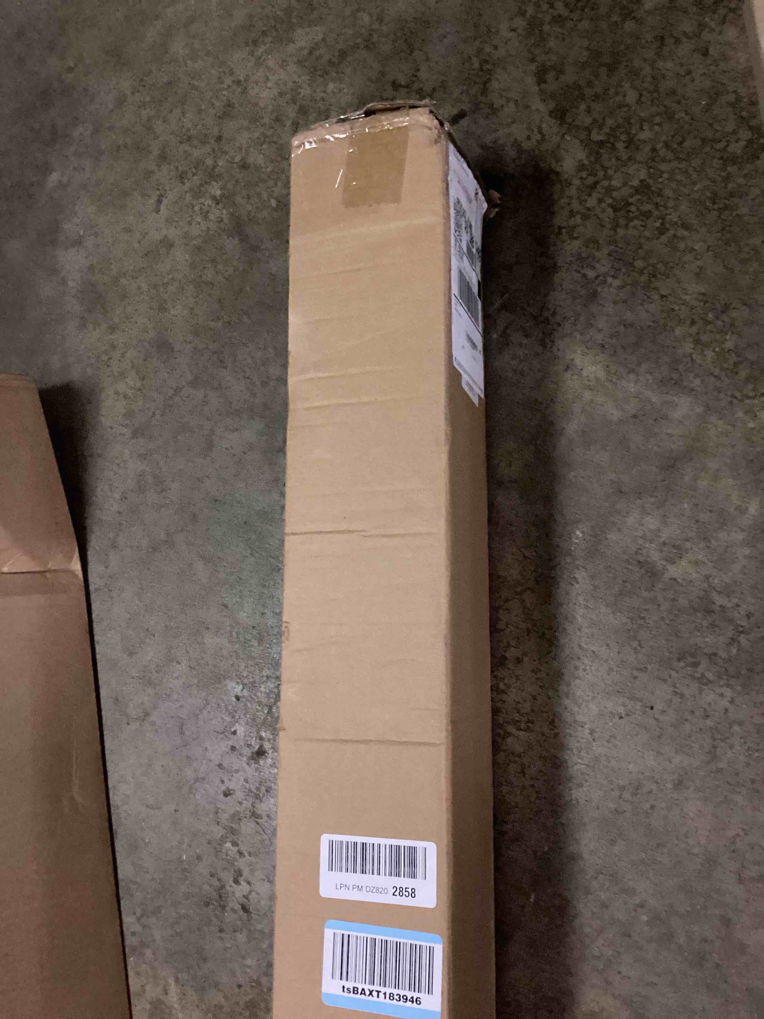 https://s3.amazonaws.com/lotting-images-prod/bidfta/PNK3565281_1754445396450.jpeg