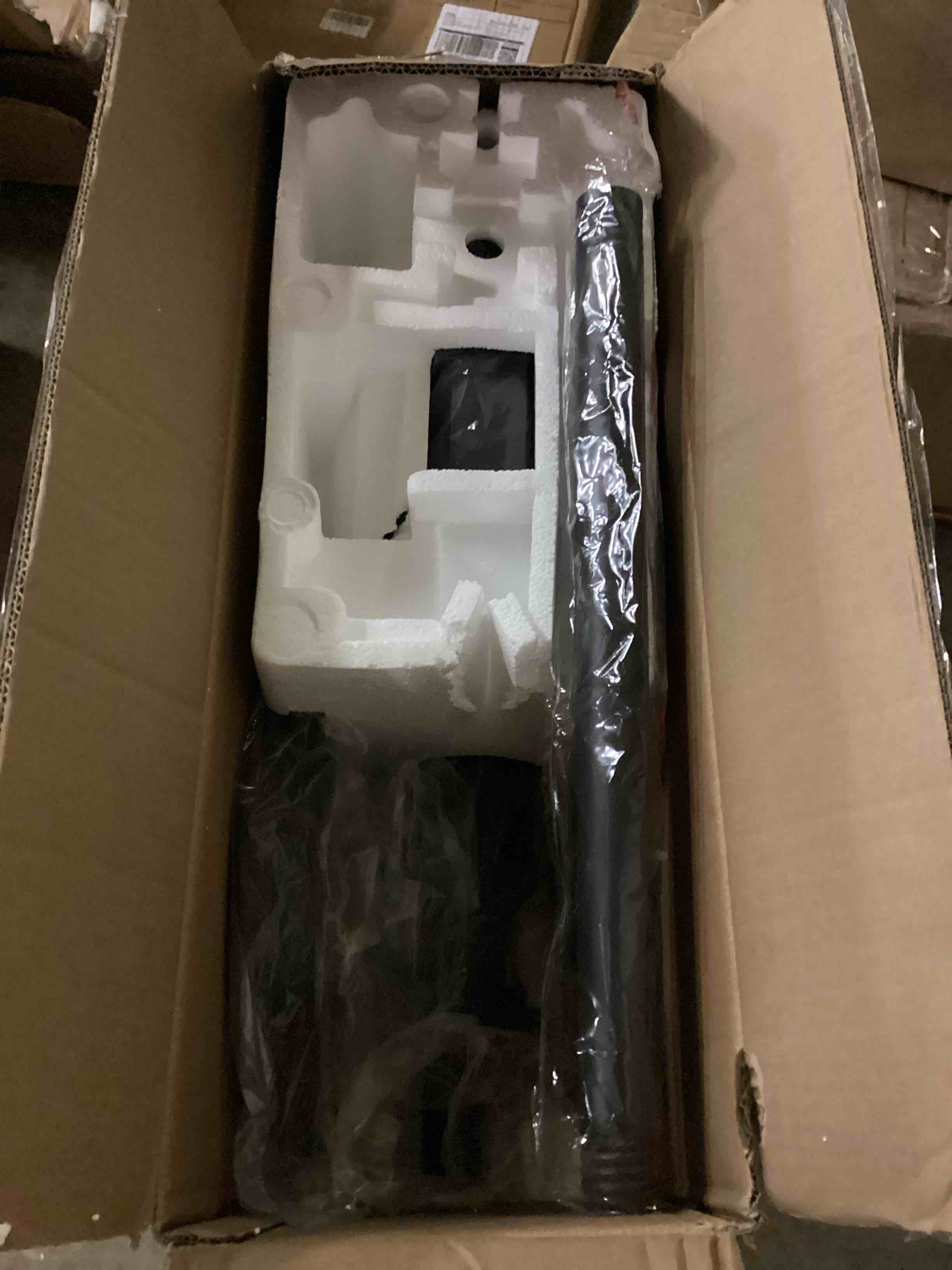 https://s3.amazonaws.com/lotting-images-prod/bidfta/PNK3565295_1754445878385.jpeg