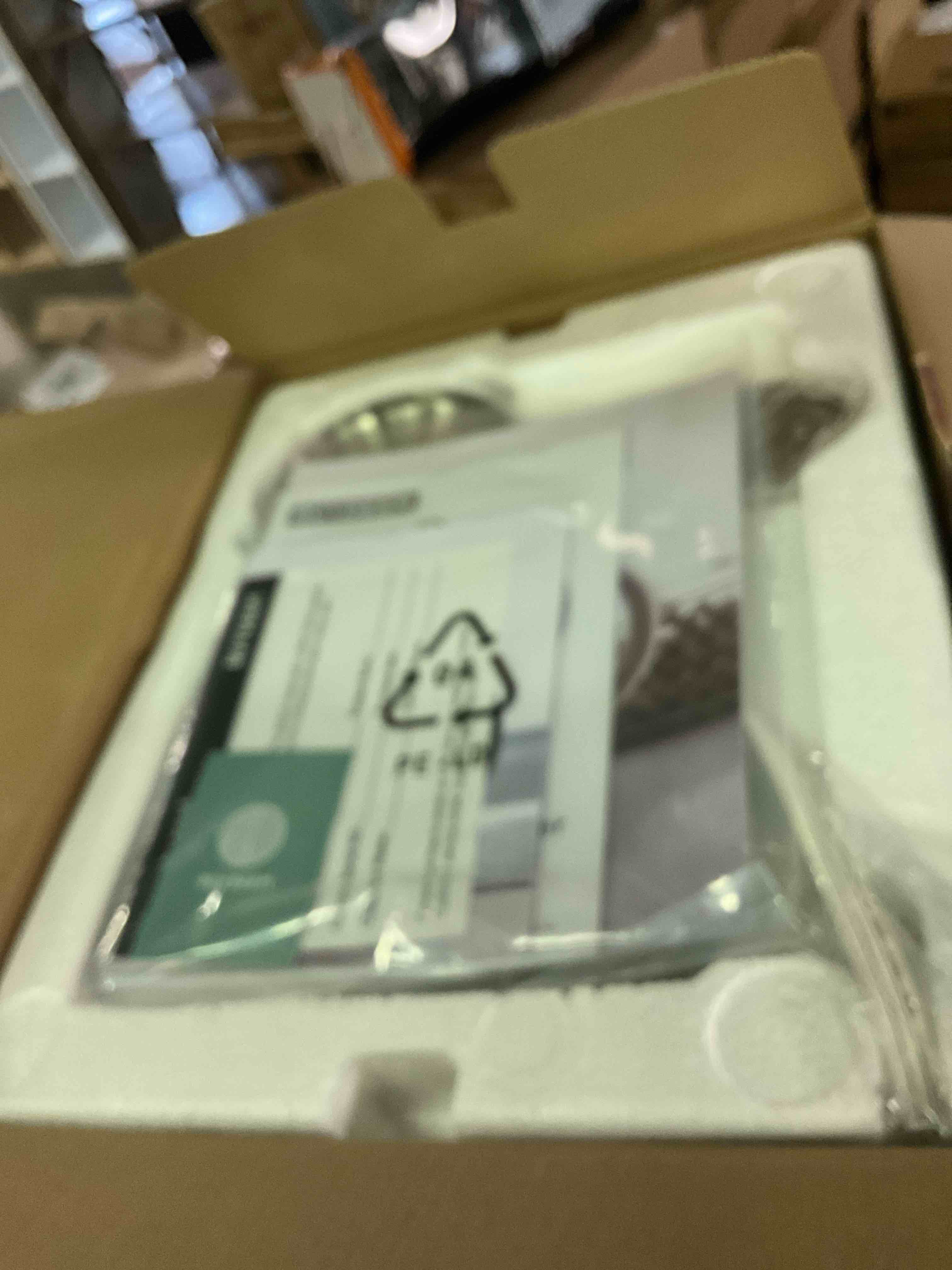 https://s3.amazonaws.com/lotting-images-prod/bidfta/PNK3565311_1754590204116.jpeg