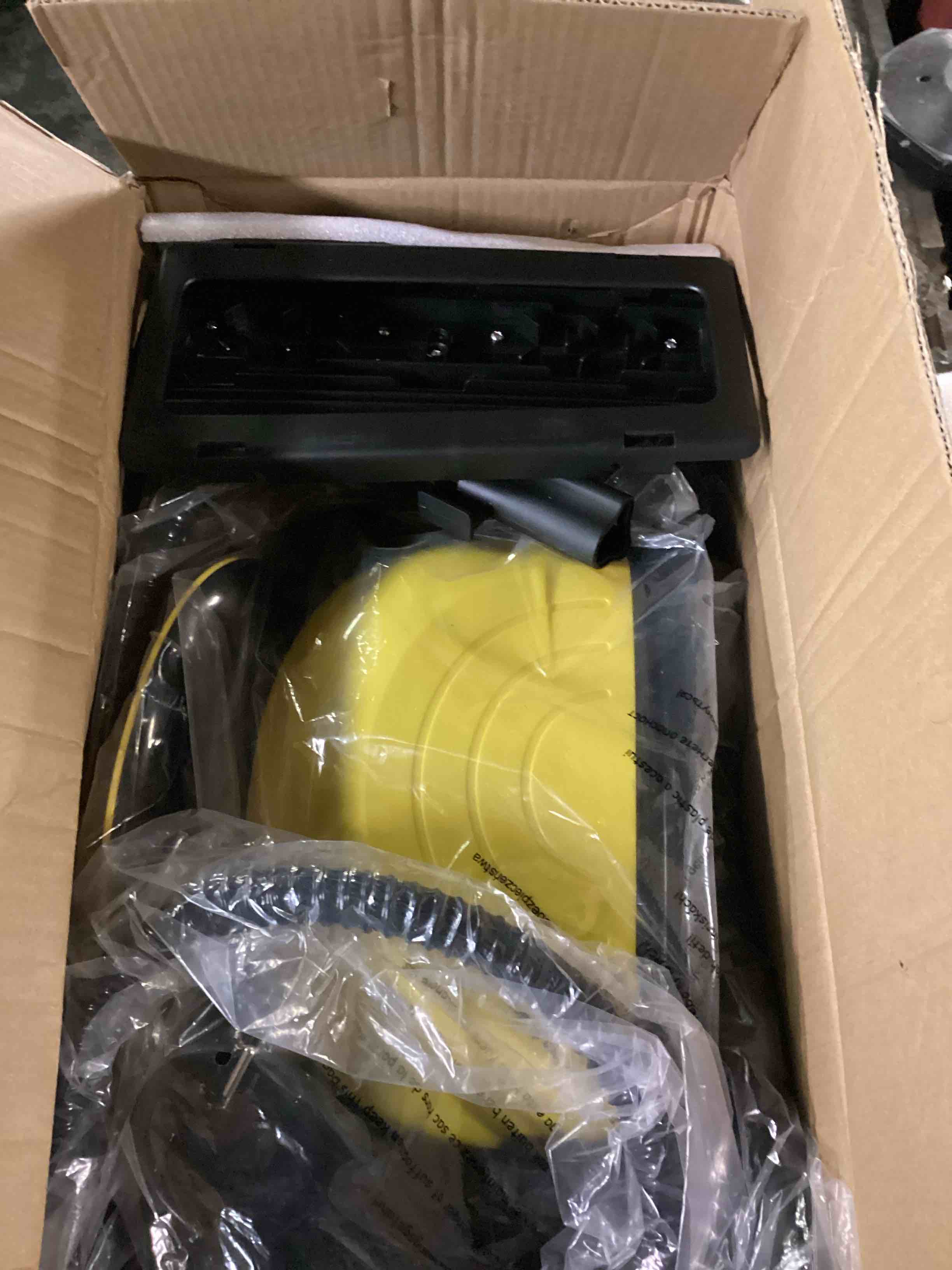 https://s3.amazonaws.com/lotting-images-prod/bidfta/PNK3565447_1755462950809.jpeg