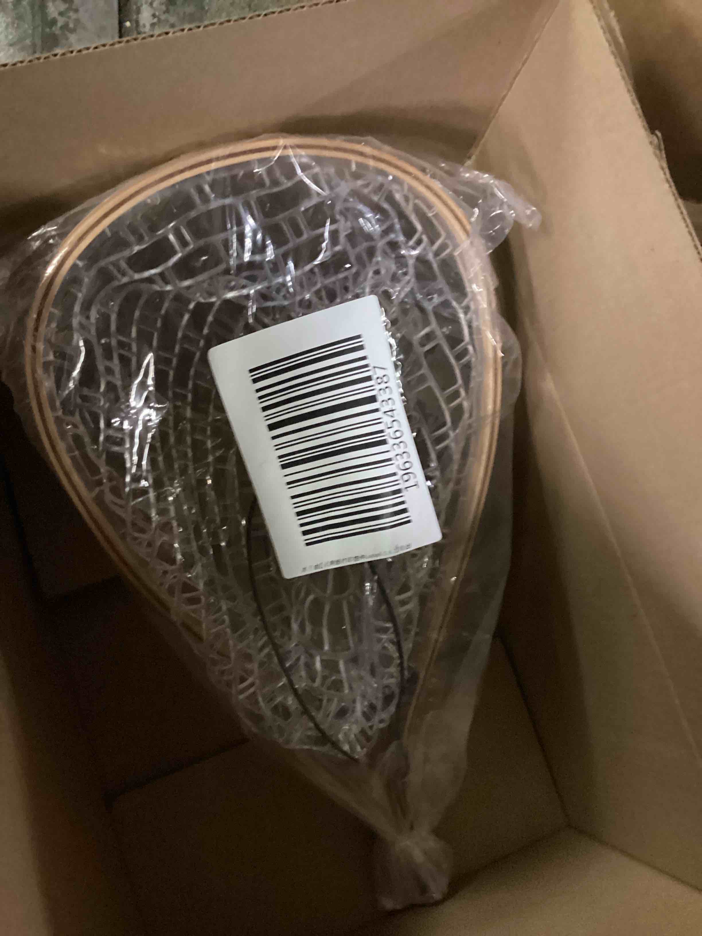 https://s3.amazonaws.com/lotting-images-prod/bidfta/PNK3565449_1755463158452.jpeg