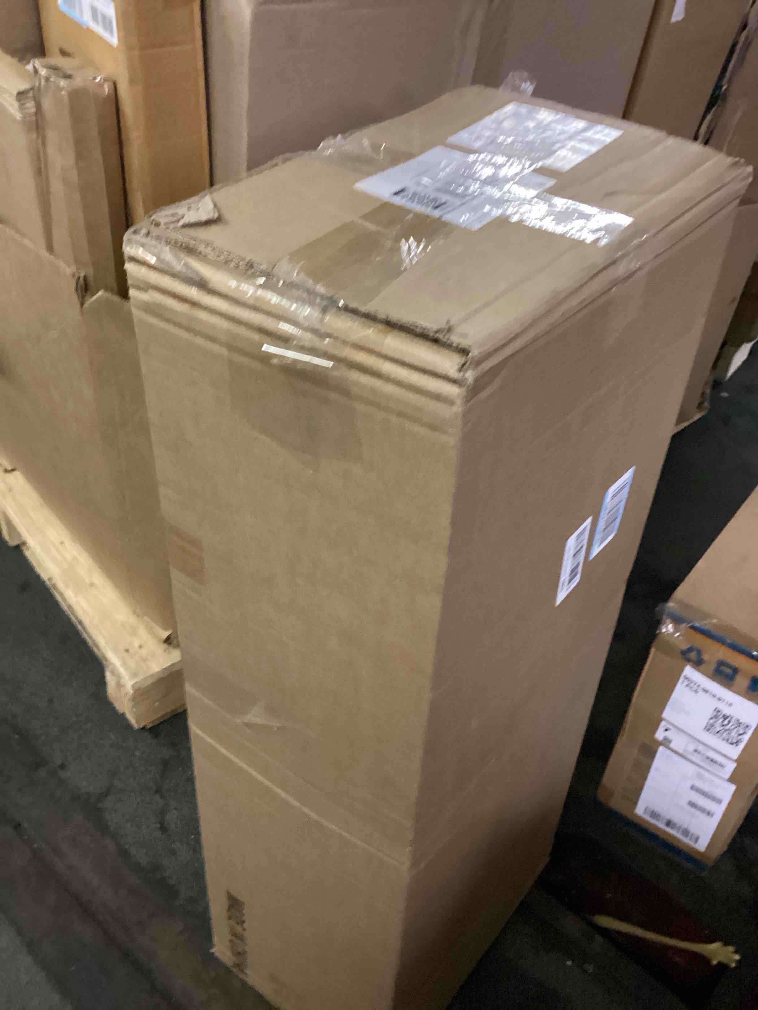 https://s3.amazonaws.com/lotting-images-prod/bidfta/PNK3565455_1755463686774.jpeg