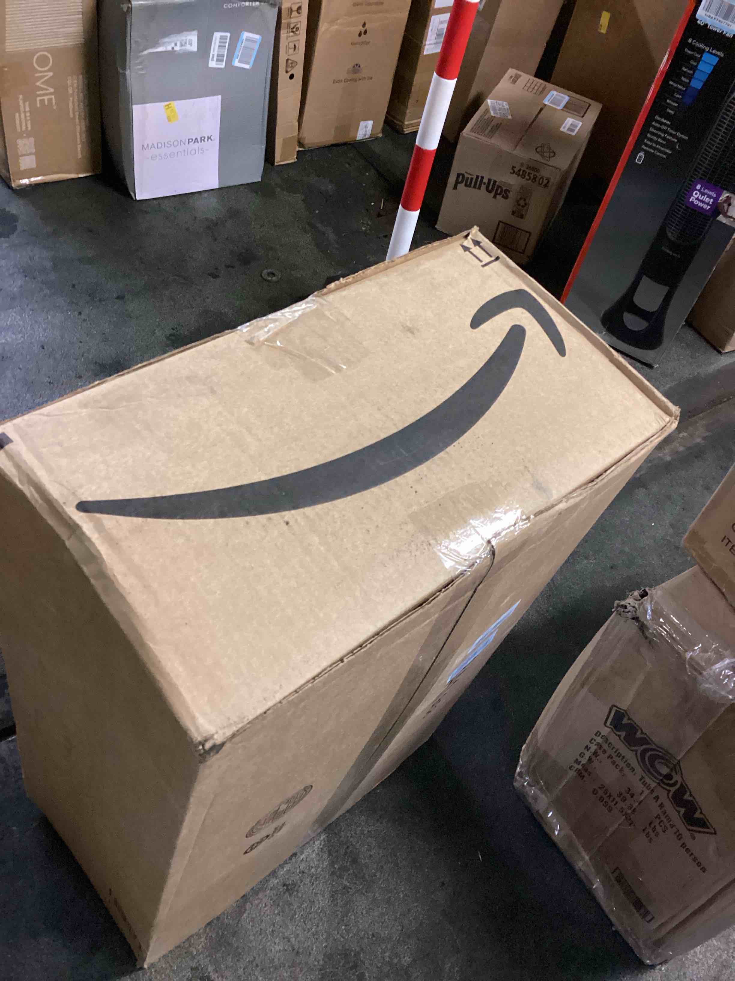 https://s3.amazonaws.com/lotting-images-prod/bidfta/PNK3565529_1755468826974.jpeg