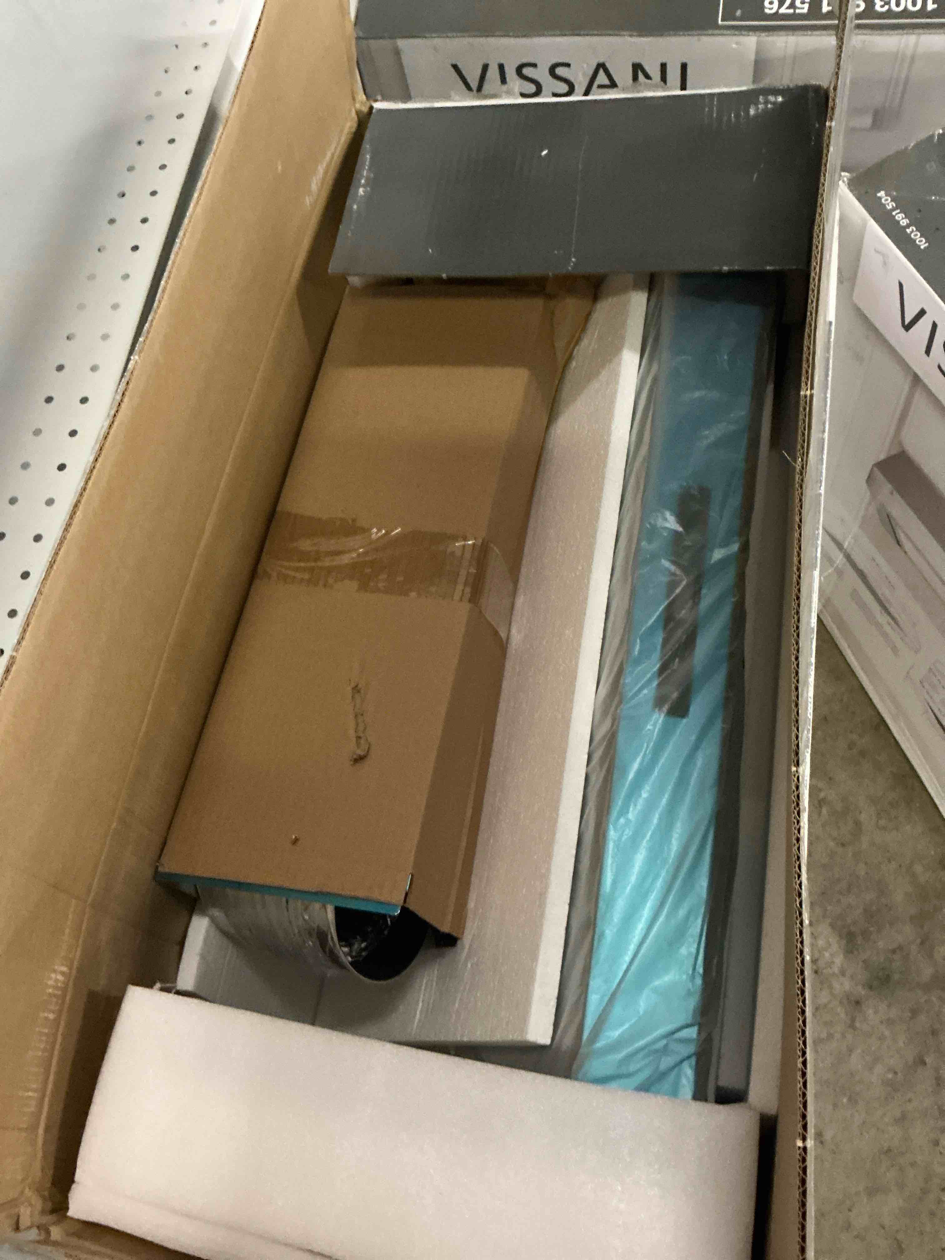 https://s3.amazonaws.com/lotting-images-prod/bidfta/PNK3565573_1759002304579.jpeg