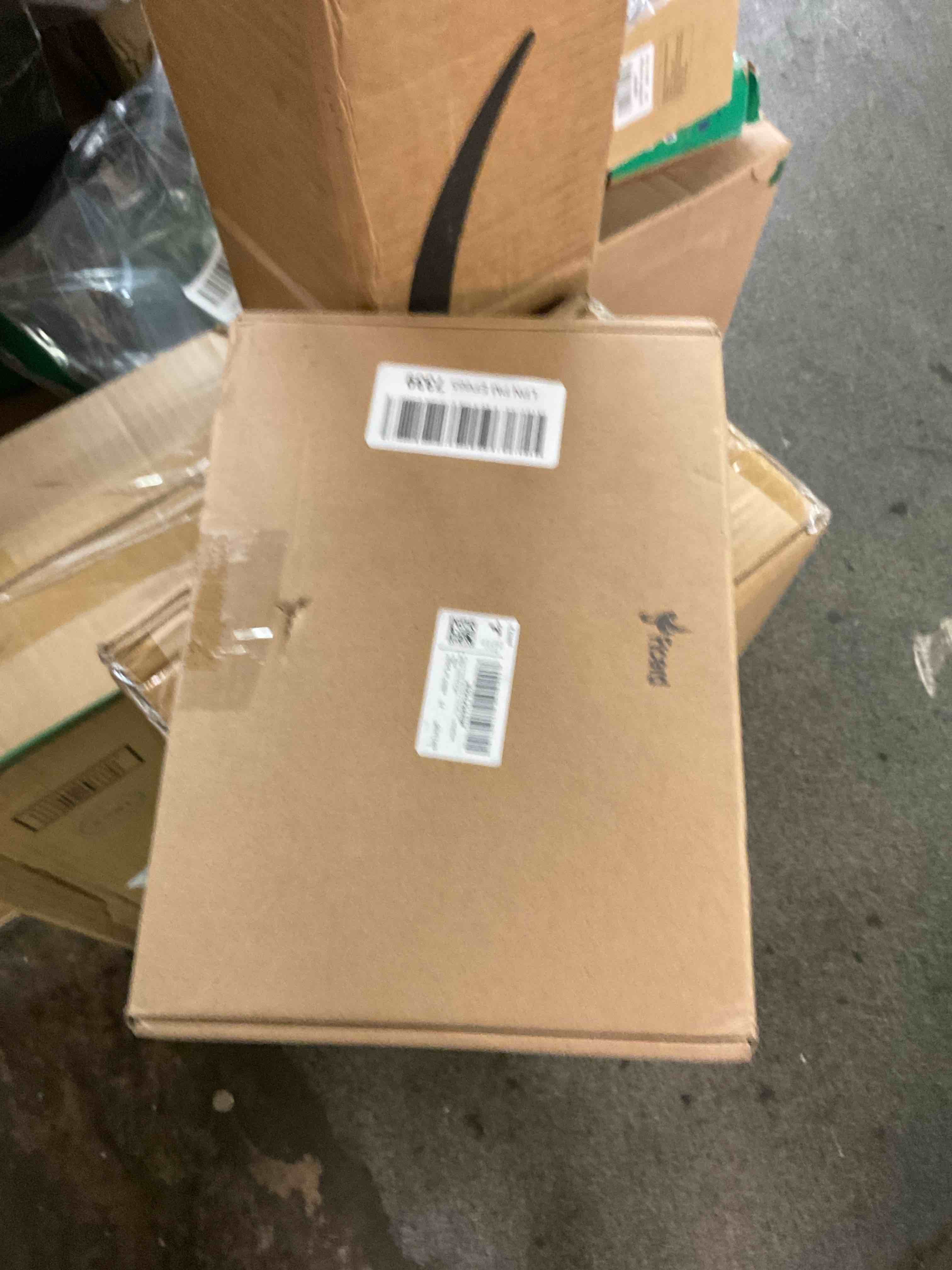 https://s3.amazonaws.com/lotting-images-prod/bidfta/PNK3565770_1757542022998.jpeg