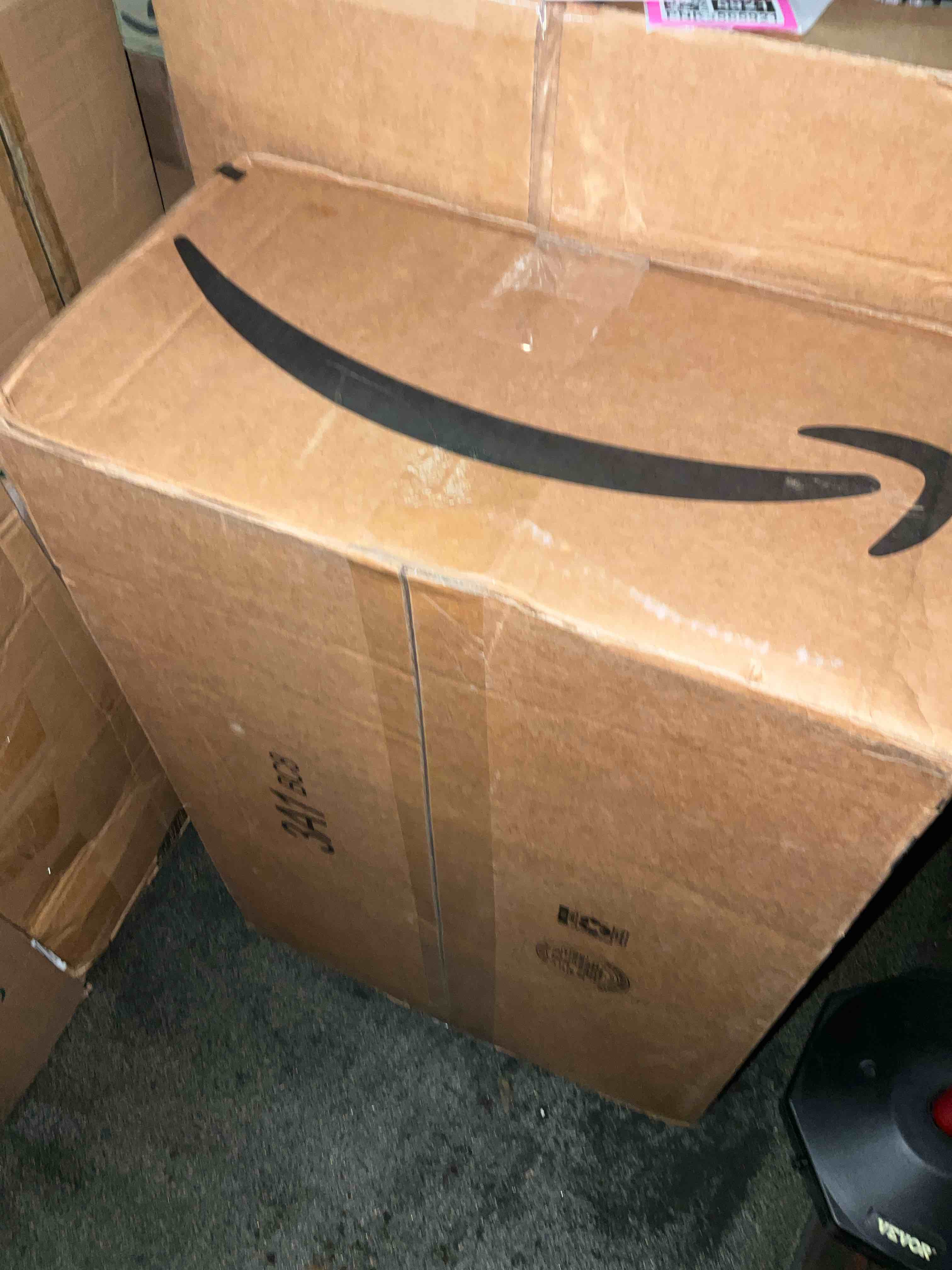 https://s3.amazonaws.com/lotting-images-prod/bidfta/PNK3565864_1757548101217.jpeg
