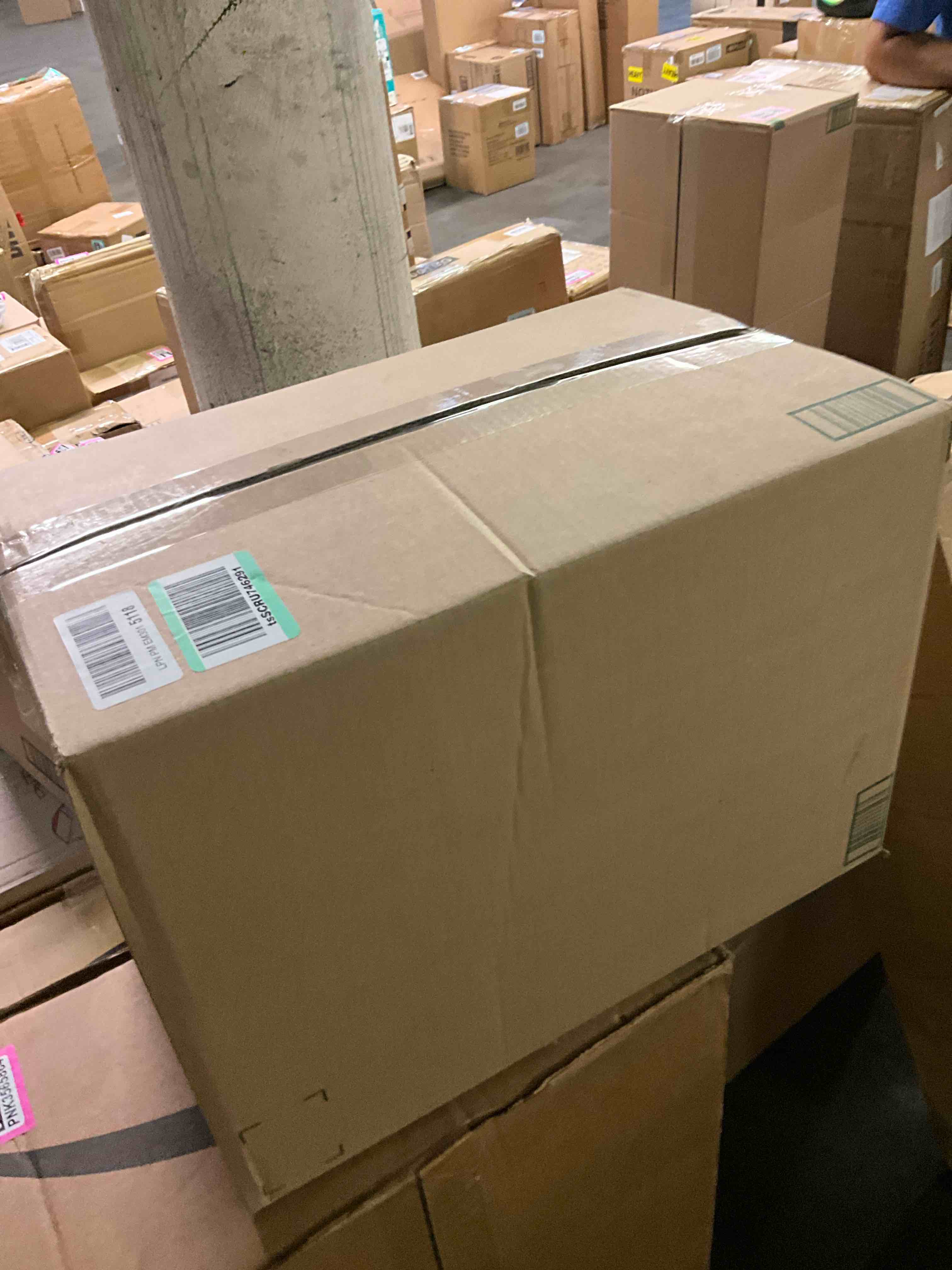 https://s3.amazonaws.com/lotting-images-prod/bidfta/PNK3565865_1757548169344.jpeg