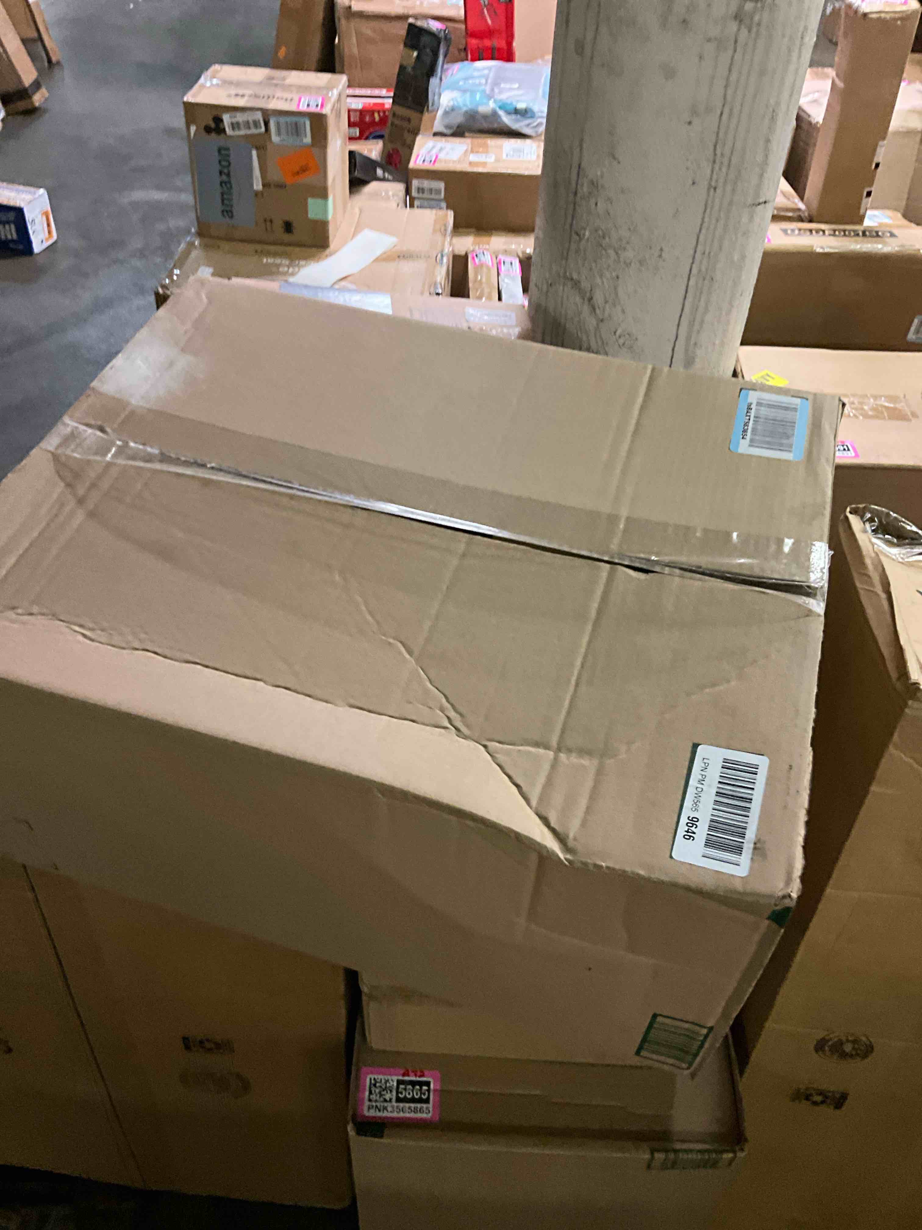 https://s3.amazonaws.com/lotting-images-prod/bidfta/PNK3565868_1757548383876.jpeg
