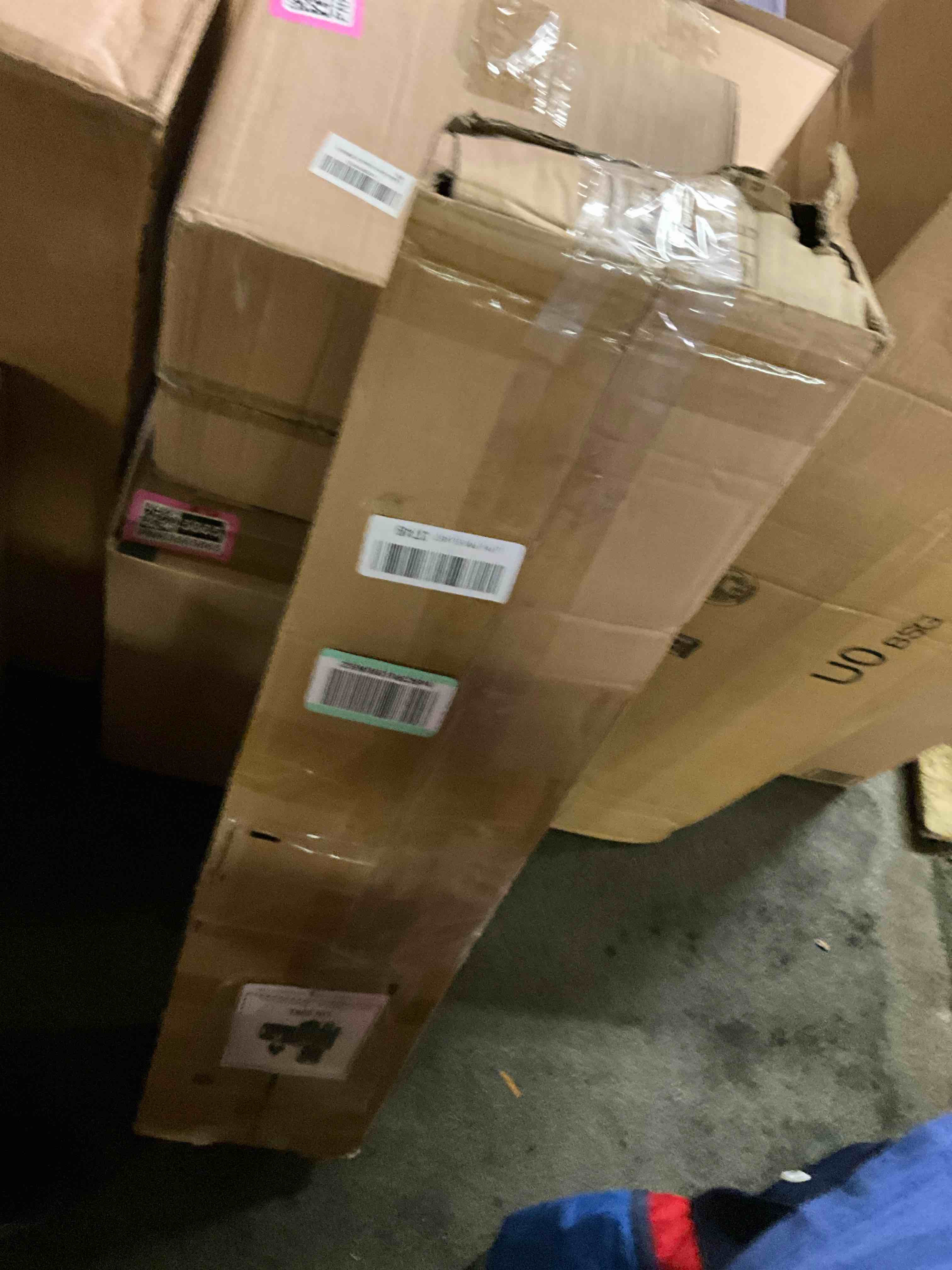 https://s3.amazonaws.com/lotting-images-prod/bidfta/PNK3565870_1757548510459.jpeg