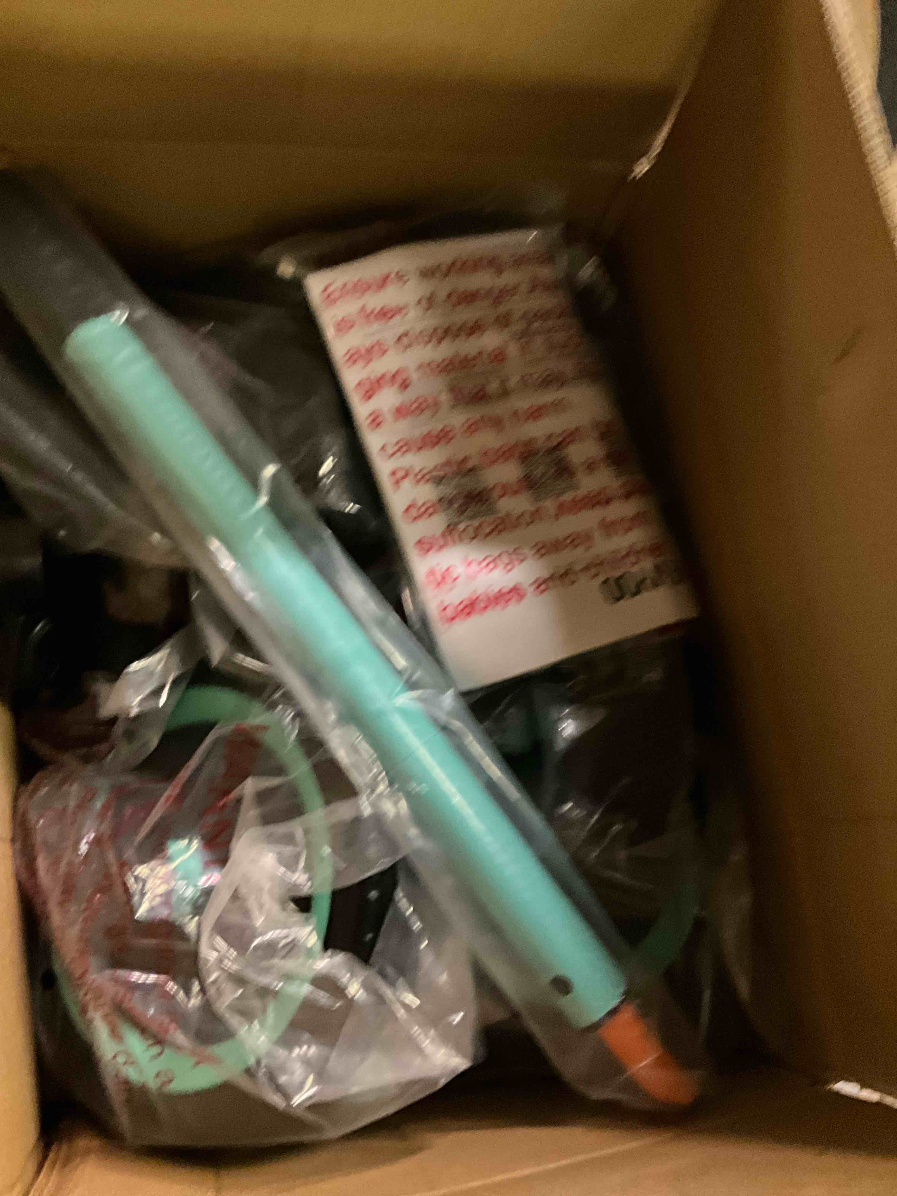 https://s3.amazonaws.com/lotting-images-prod/bidfta/PNK3565883_1757547403123.jpeg