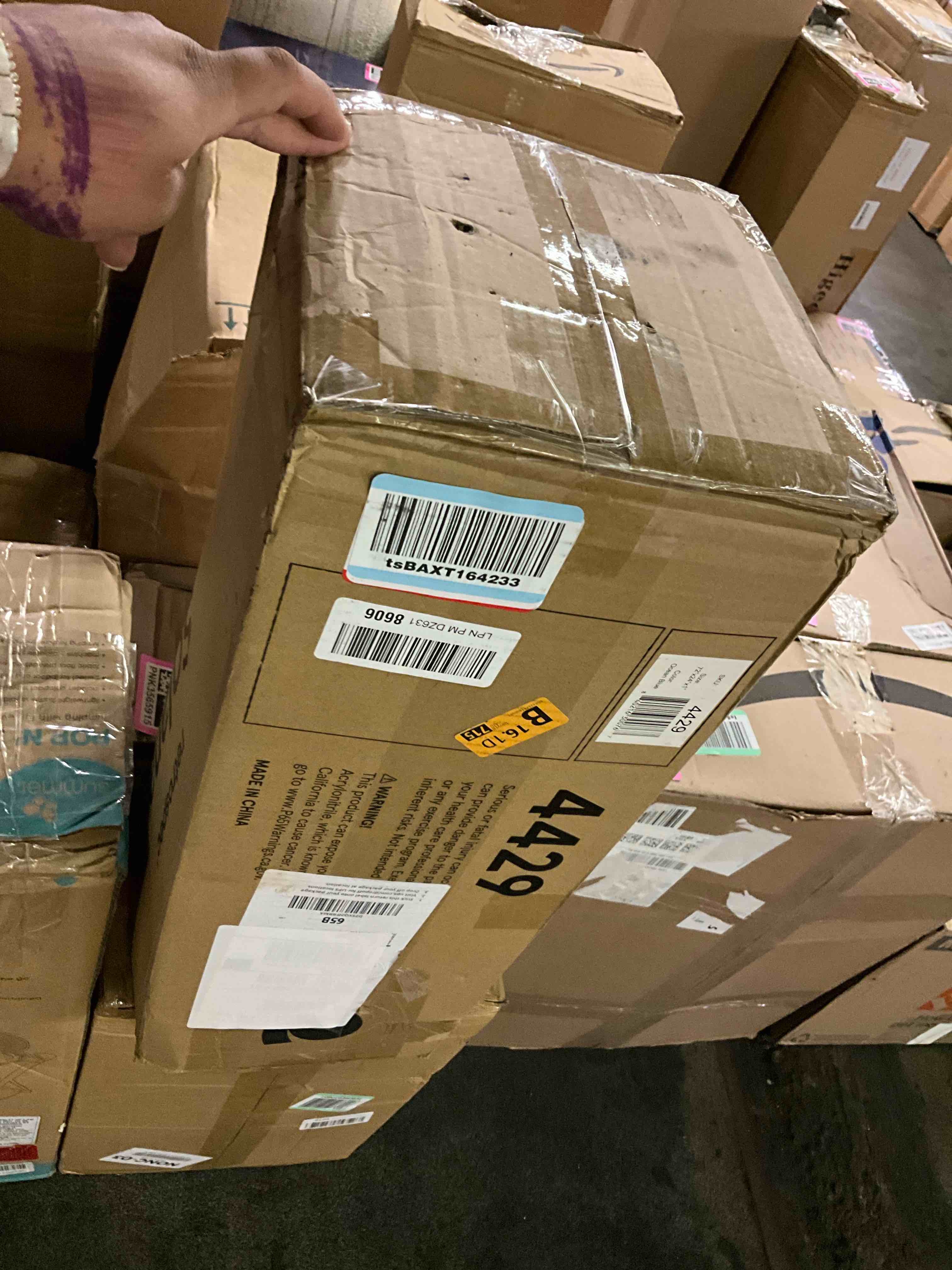 https://s3.amazonaws.com/lotting-images-prod/bidfta/PNK3565918_1757548887558.jpeg