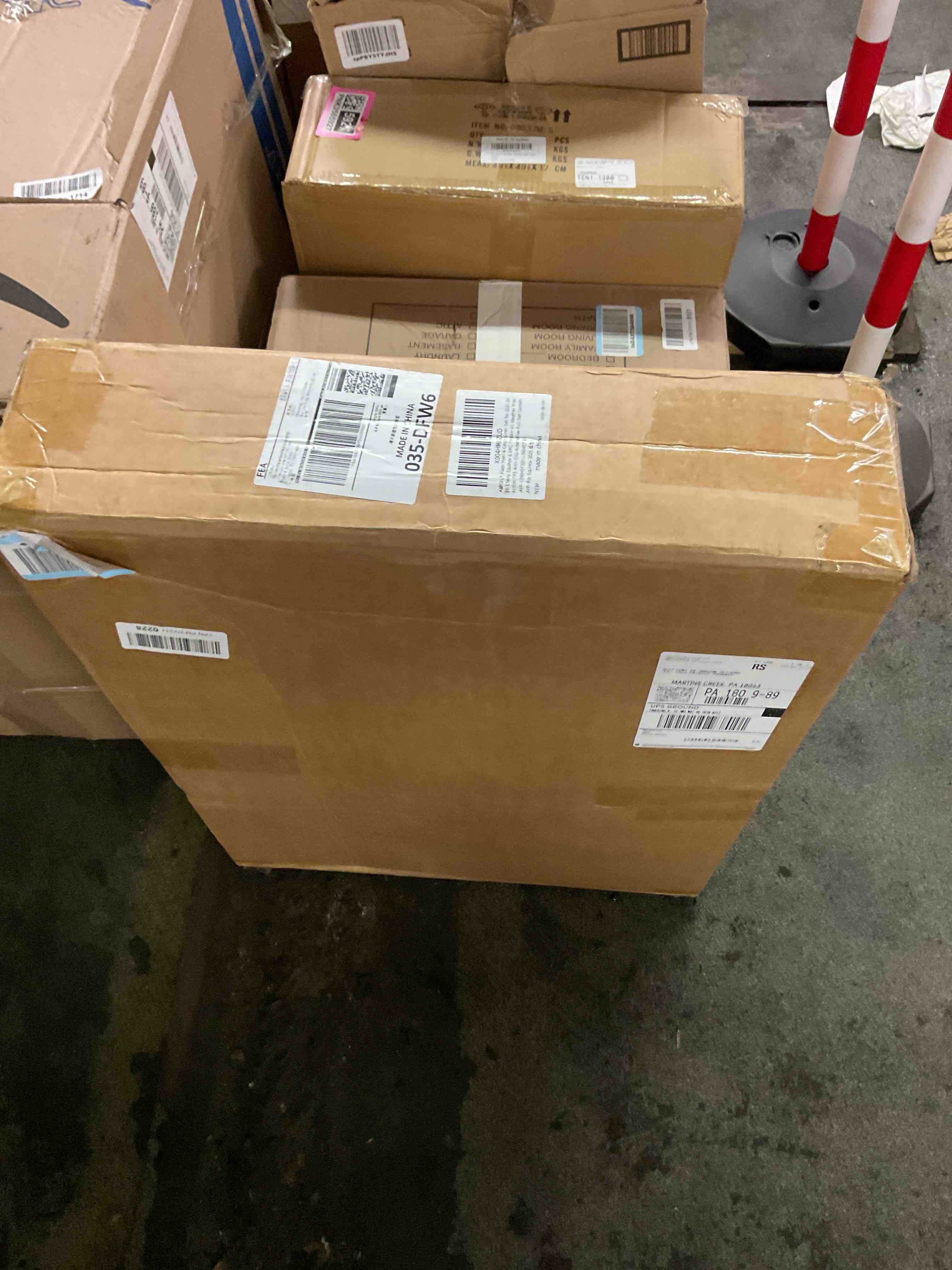 https://s3.amazonaws.com/lotting-images-prod/bidfta/PNK3565925_1757548915899.jpeg