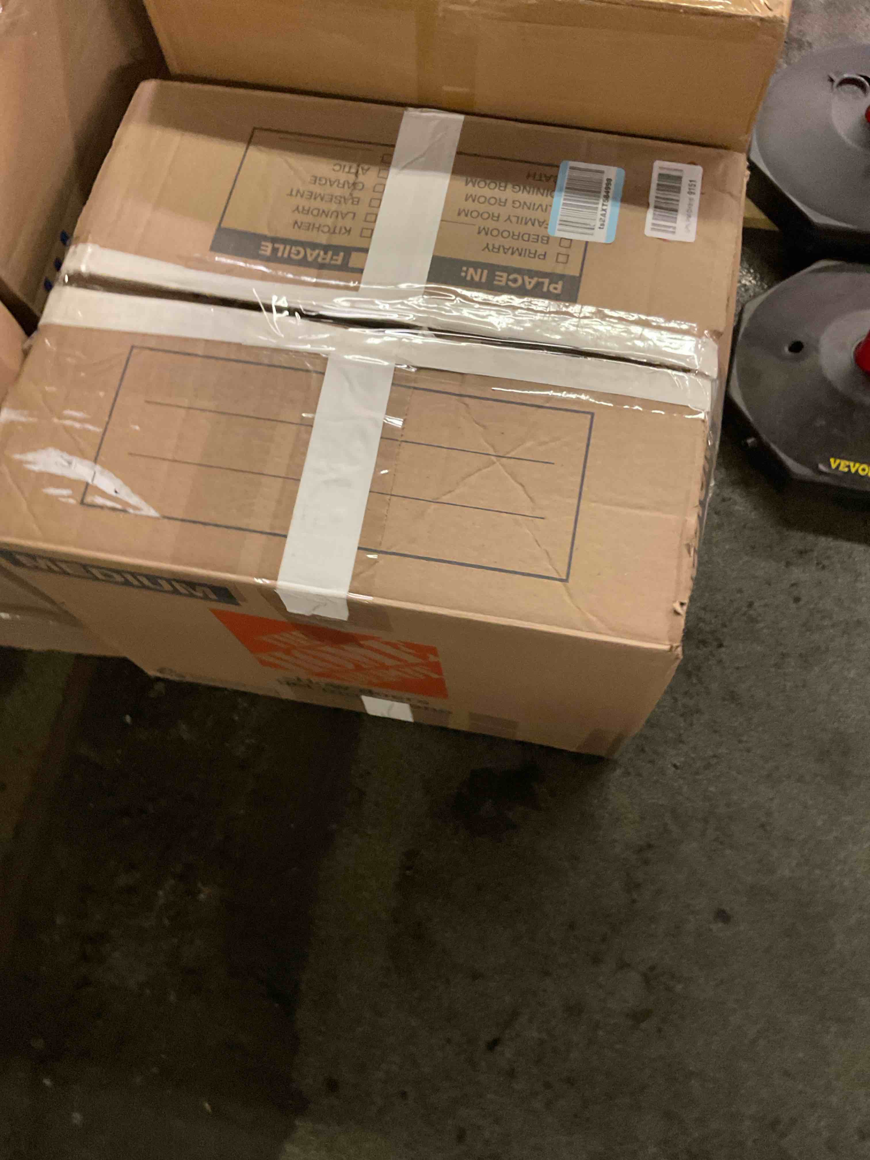 https://s3.amazonaws.com/lotting-images-prod/bidfta/PNK3565926_1757548894425.jpeg