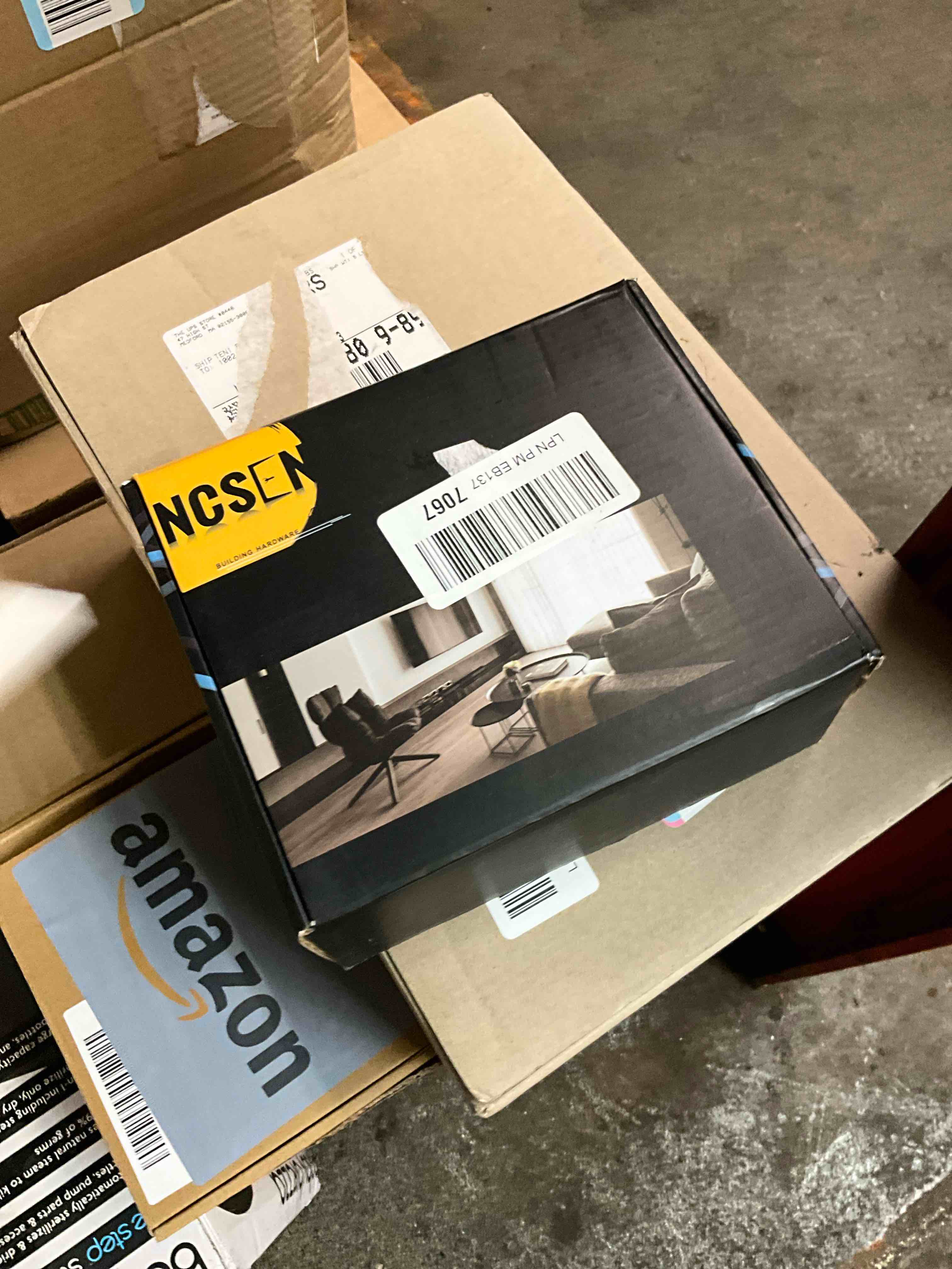 https://s3.amazonaws.com/lotting-images-prod/bidfta/PNK3565934_1757549121748.jpeg