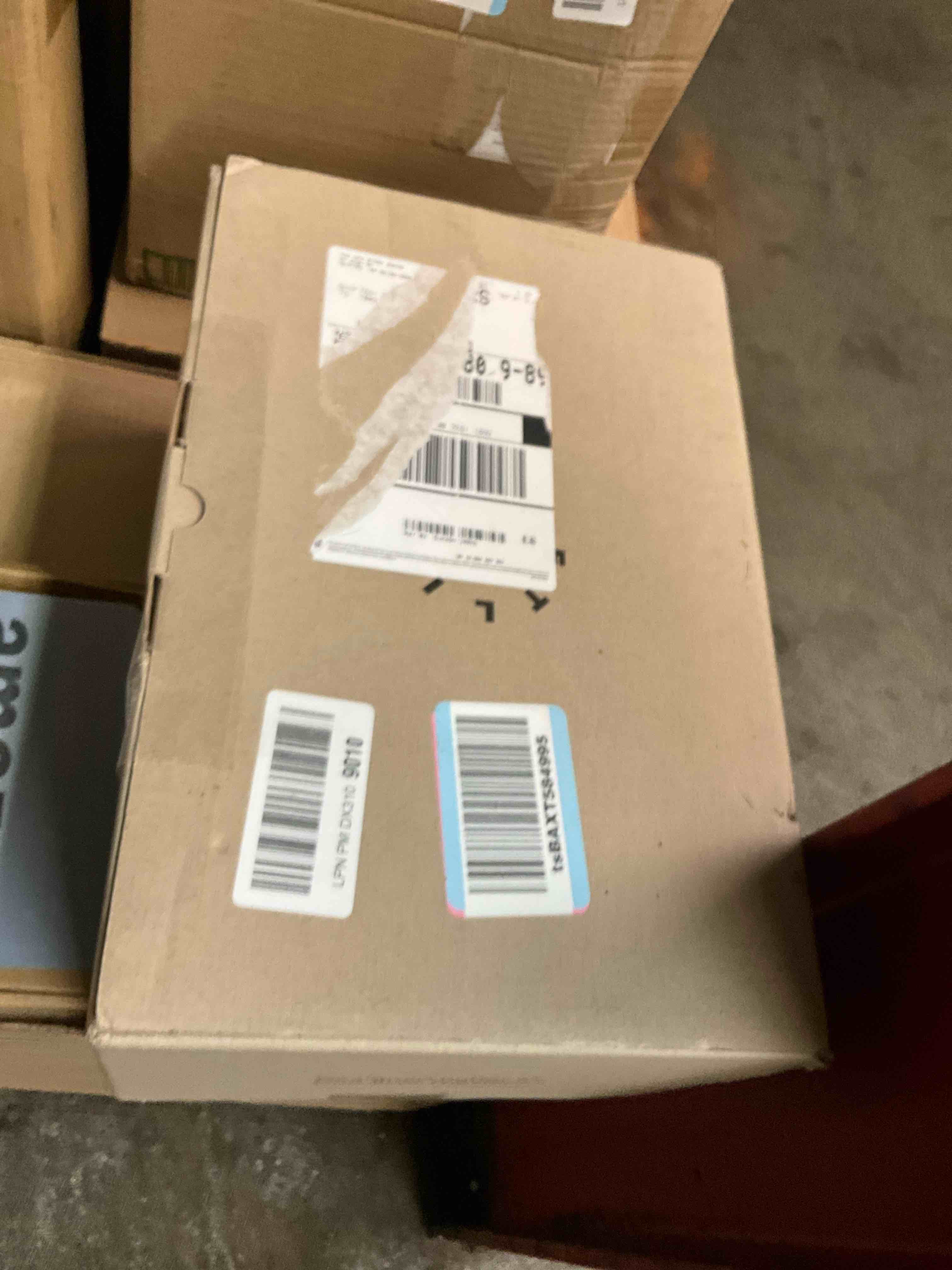 https://s3.amazonaws.com/lotting-images-prod/bidfta/PNK3565935_1757549139068.jpeg