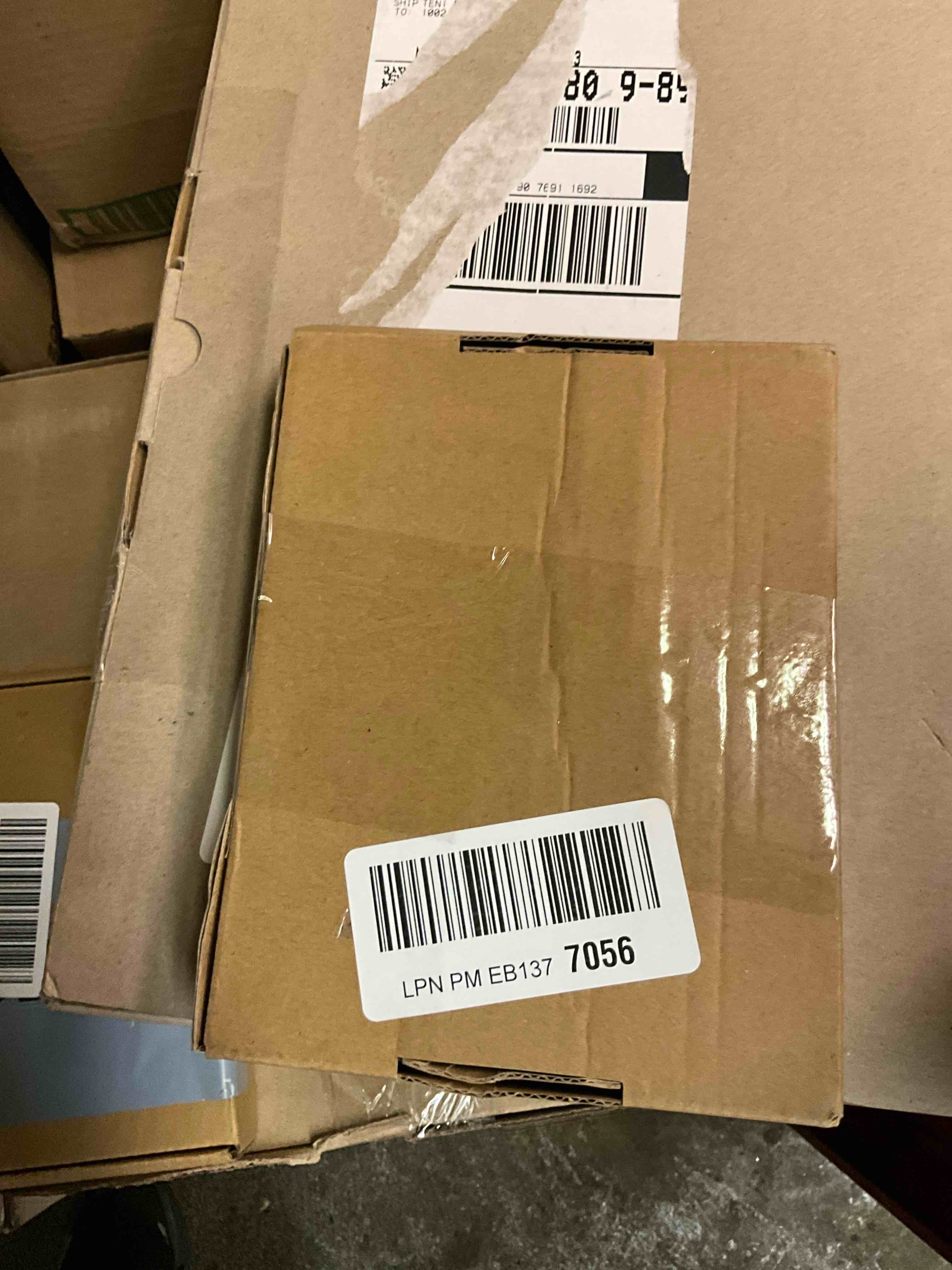 https://s3.amazonaws.com/lotting-images-prod/bidfta/PNK3565936_1757549162589.jpeg