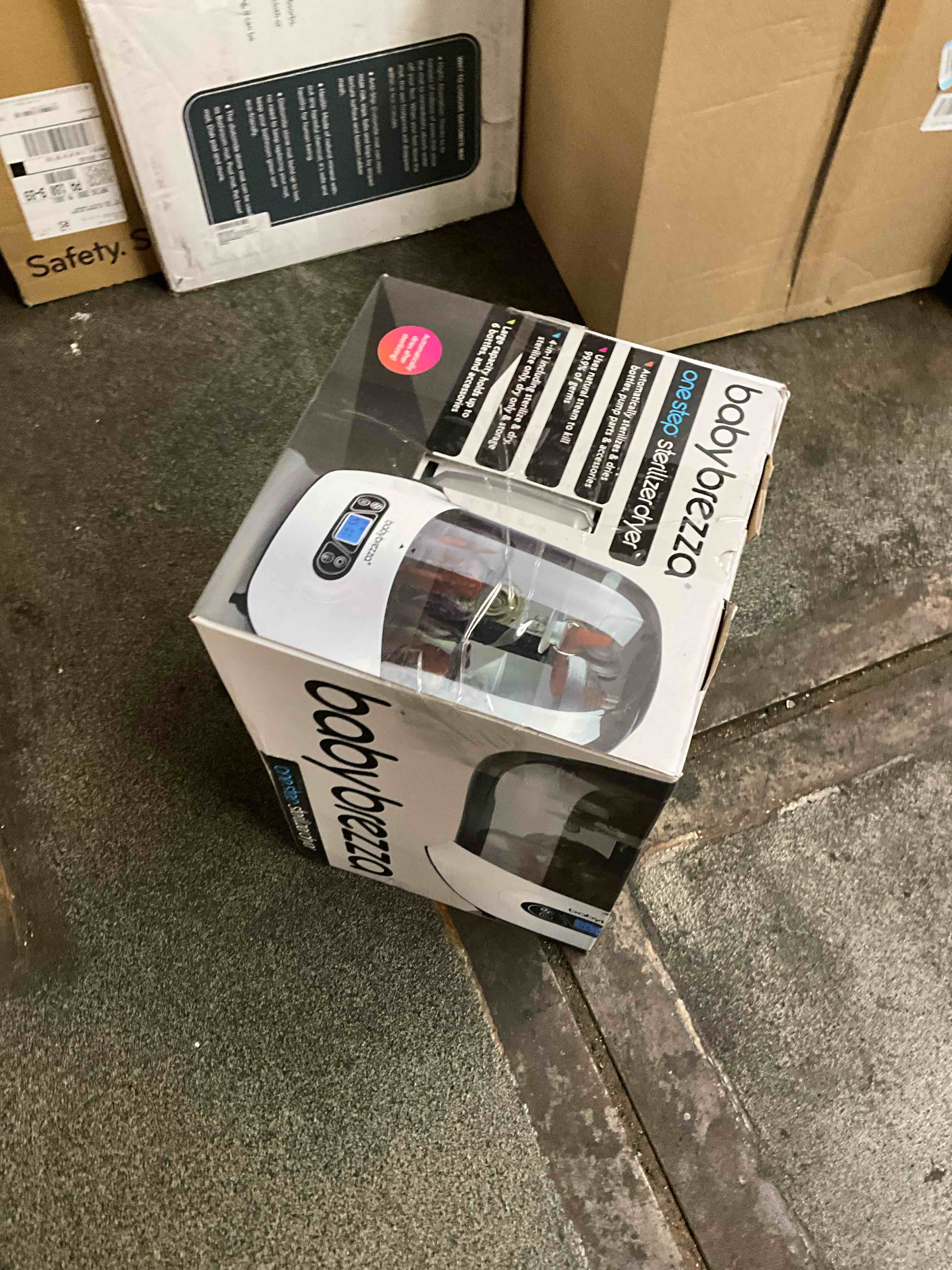 https://s3.amazonaws.com/lotting-images-prod/bidfta/PNK3565940_1757549350154.jpeg