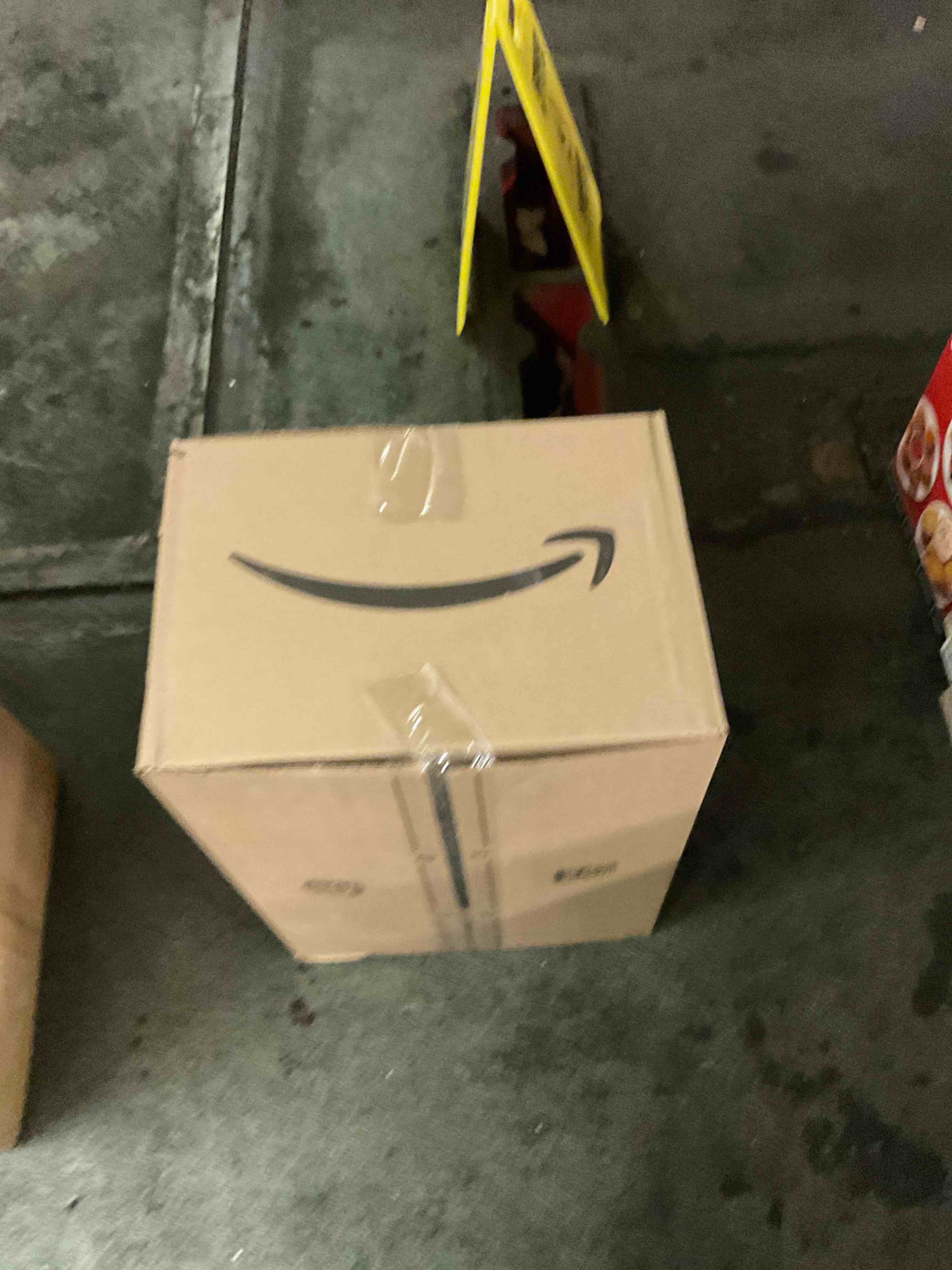 https://s3.amazonaws.com/lotting-images-prod/bidfta/PNK3565947_1757549309556.jpeg