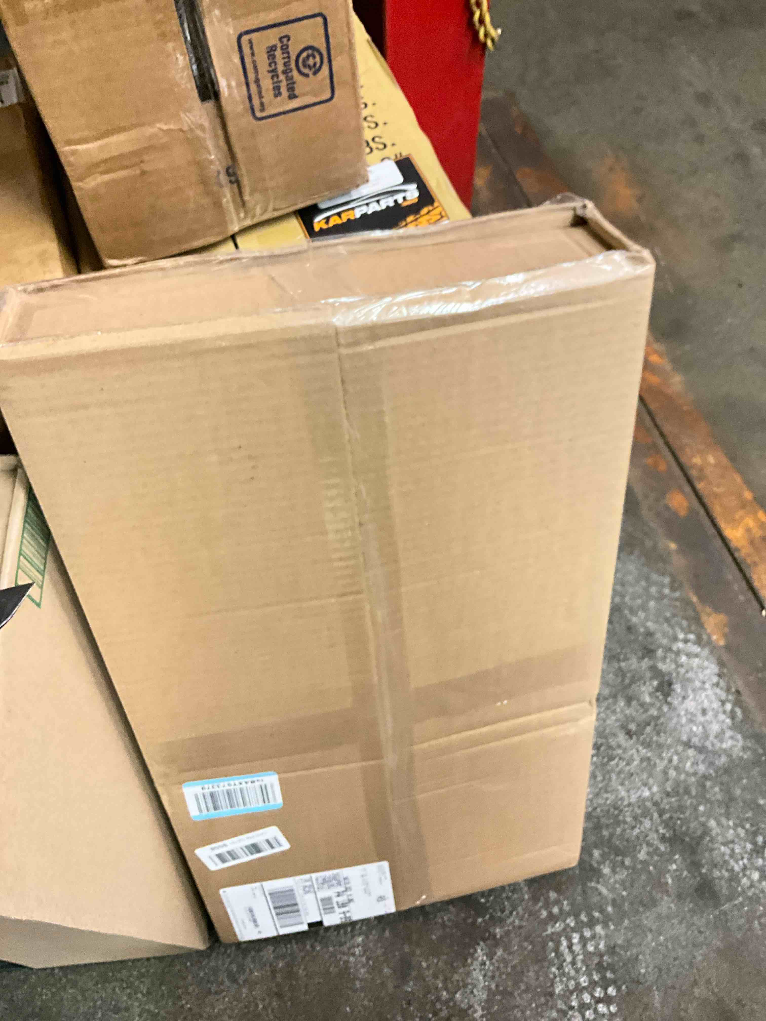 https://s3.amazonaws.com/lotting-images-prod/bidfta/PNK3565950_1757549521478.jpeg