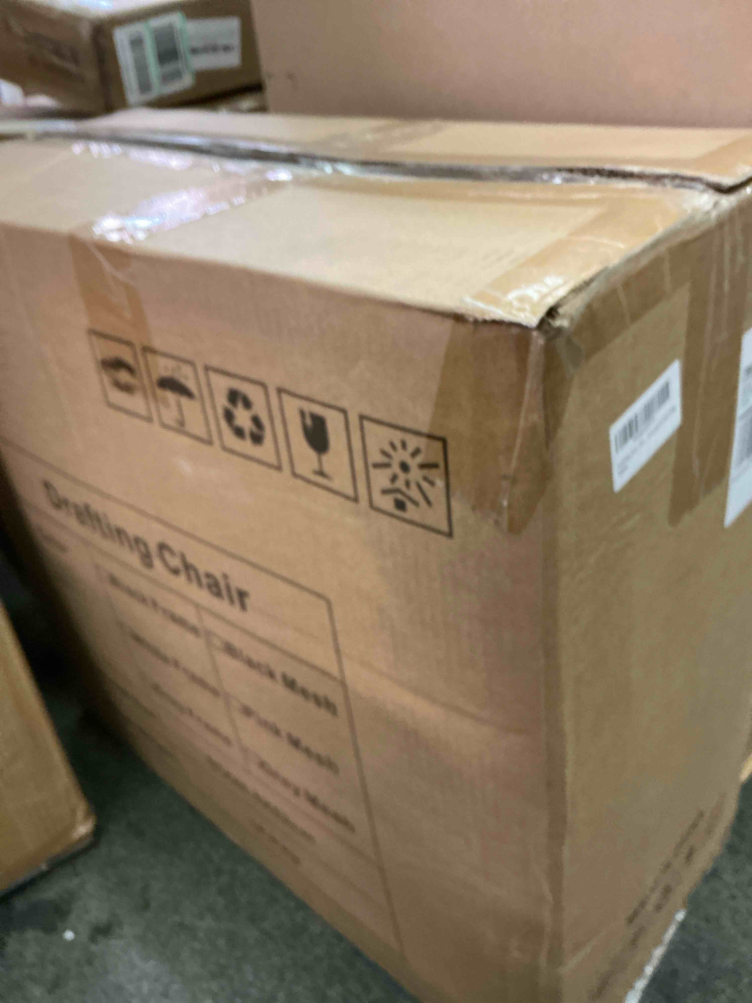 https://s3.amazonaws.com/lotting-images-prod/bidfta/PNK3566064_1760488928849.jpeg