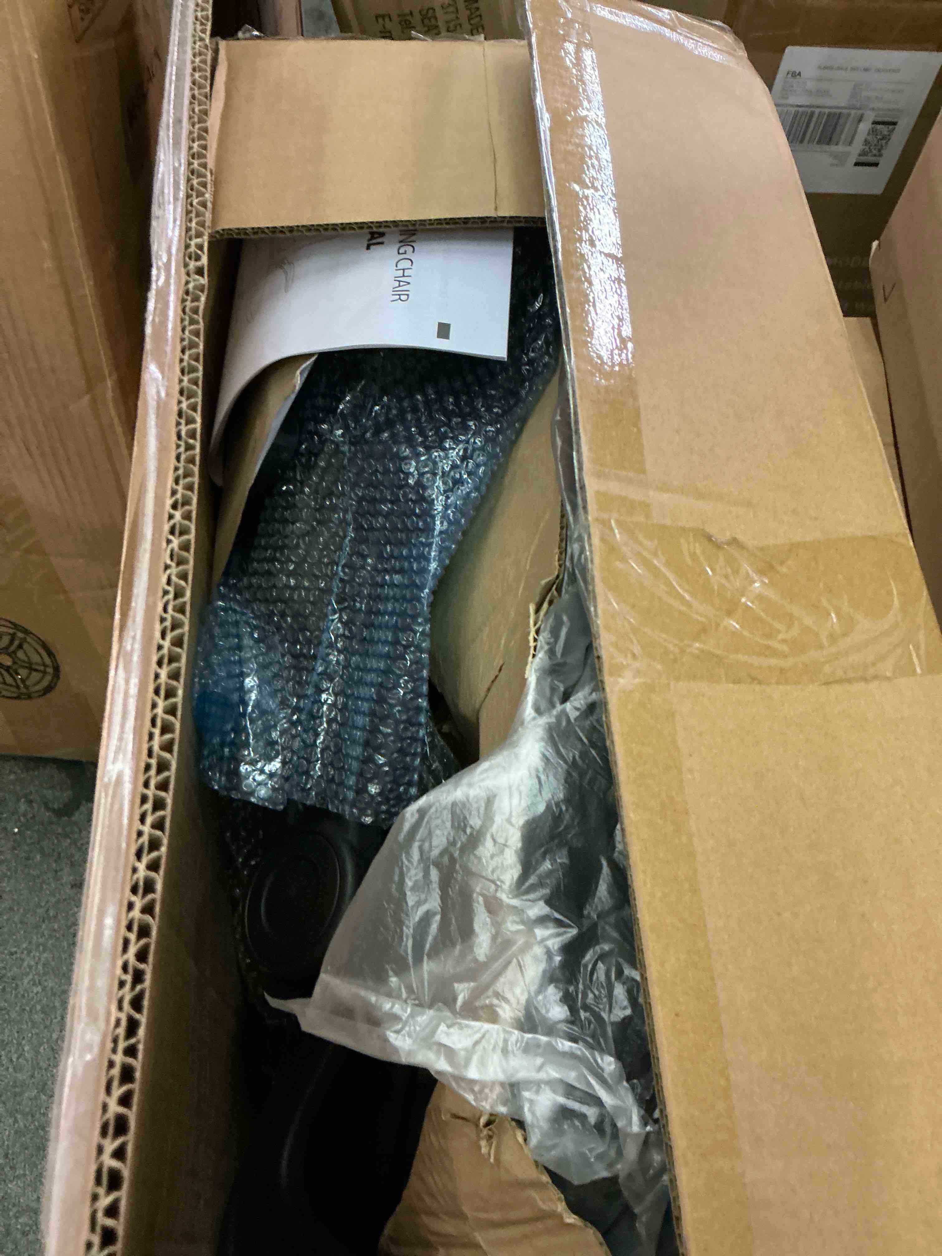 https://s3.amazonaws.com/lotting-images-prod/bidfta/PNK3566064_1760488935166.jpeg