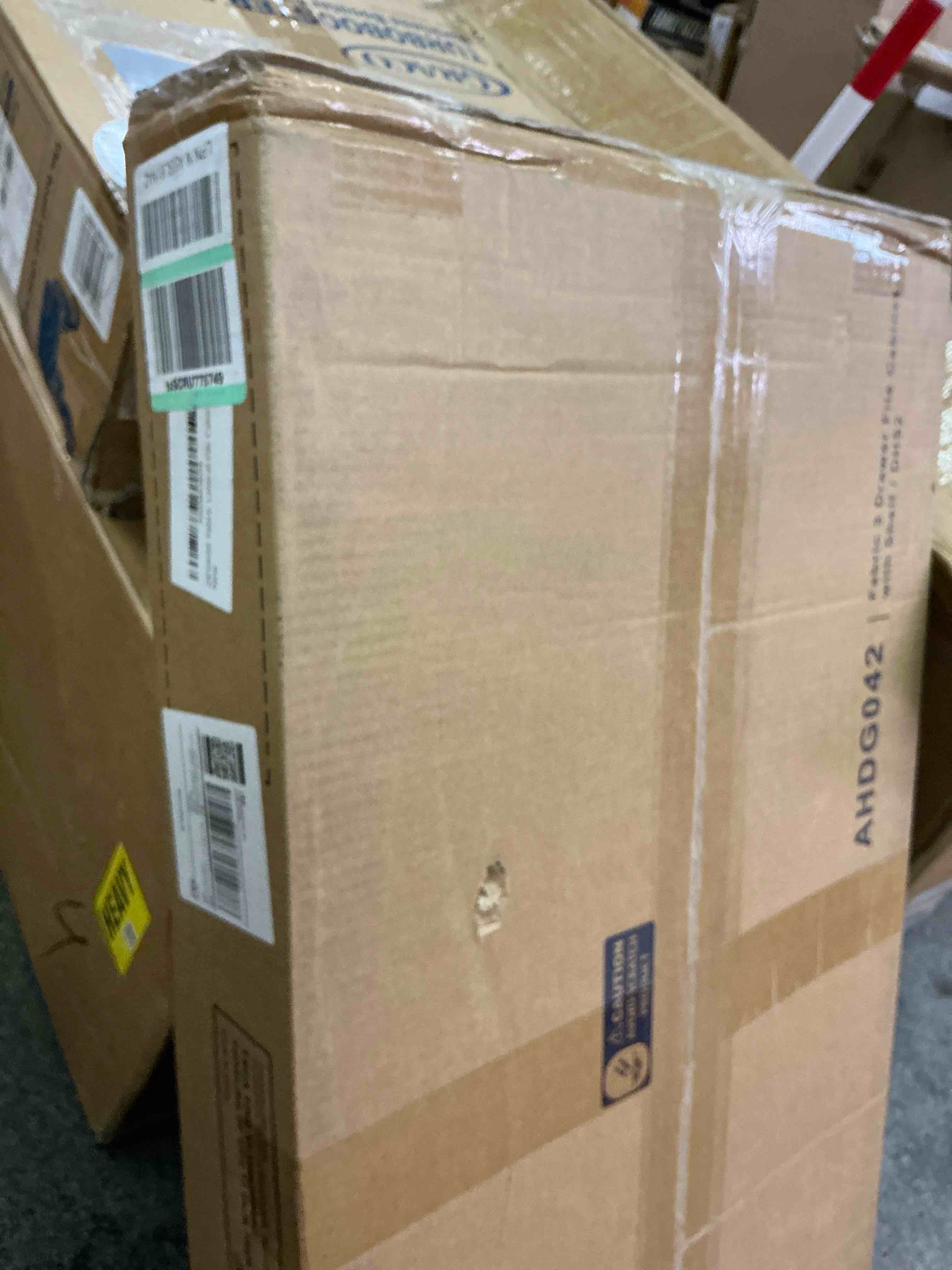 https://s3.amazonaws.com/lotting-images-prod/bidfta/PNK3566072_1760489141631.jpeg