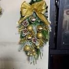 1pcs Artificial Christmas Teardrop Swag (similar to picture)
