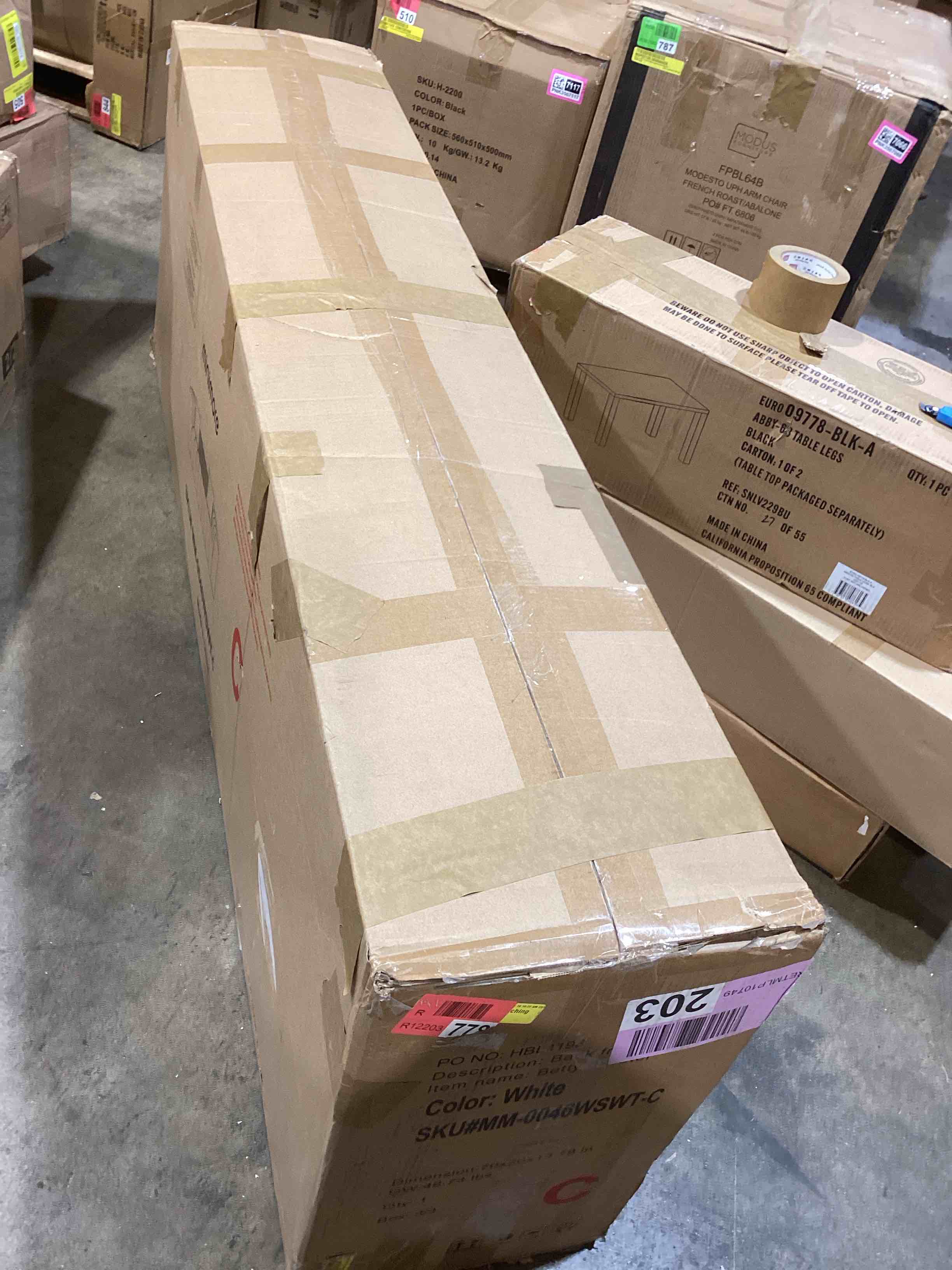 https://s3.amazonaws.com/lotting-images-prod/bidfta/PNK3567126_1779202327684.jpeg